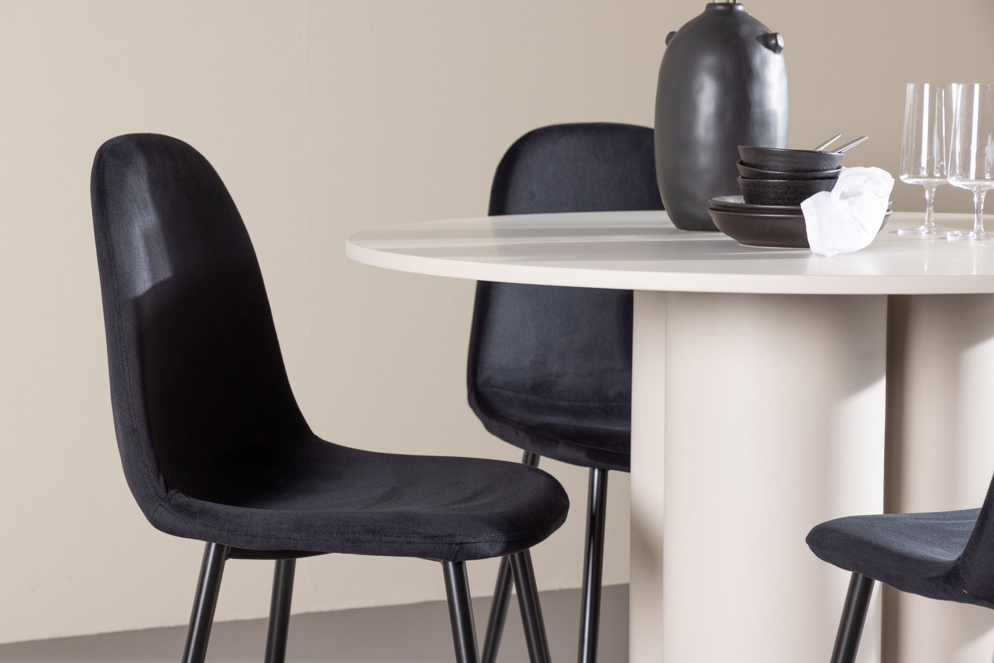 Venture Home Olivia spisebord with Polar Spisebordsstol
