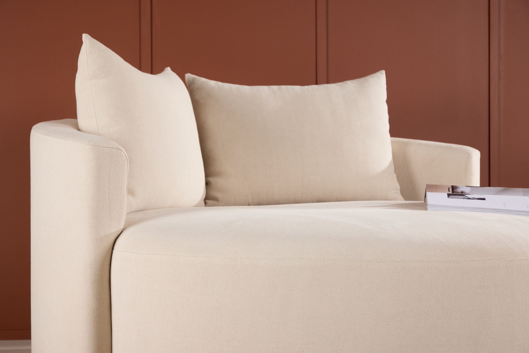 Venture Home Kelso Sofa ⌀150 - Wood/ Beige Linen