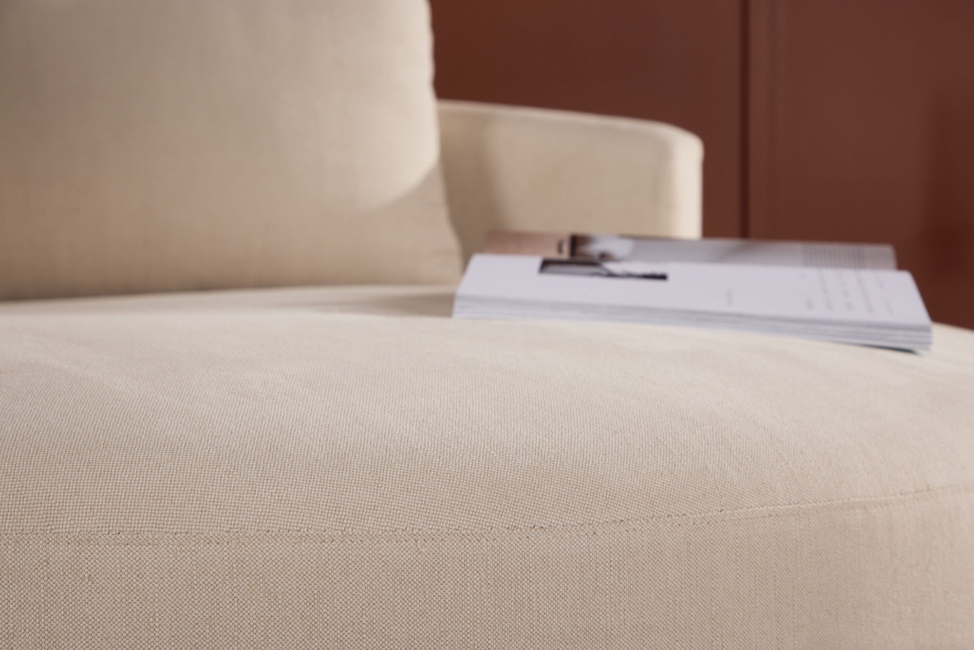 Venture Home Kelso Sofa ⌀150 - Wood/ Beige Linen