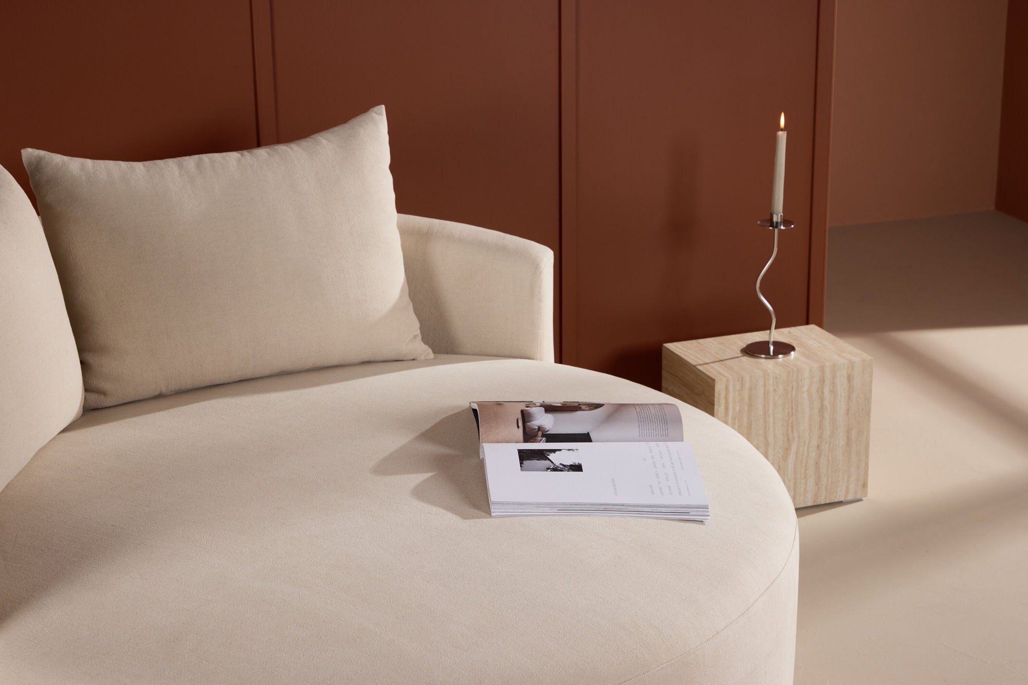 Venture Home Kelso Sofa ⌀150 - Wood/ Beige Linen