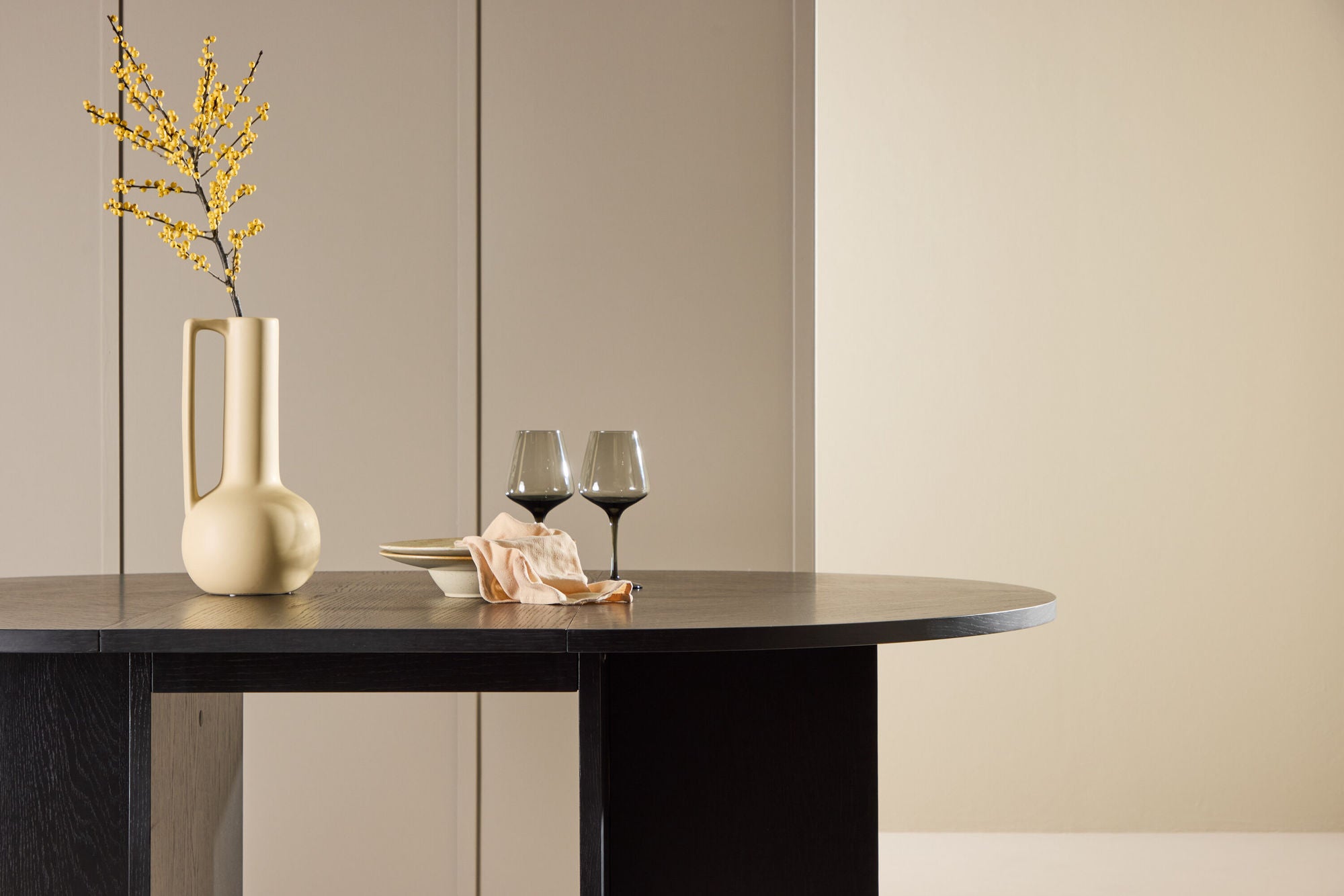 Venture Home Strada spisebord 120/170 x120x74 cm - Black / Oak Veneer