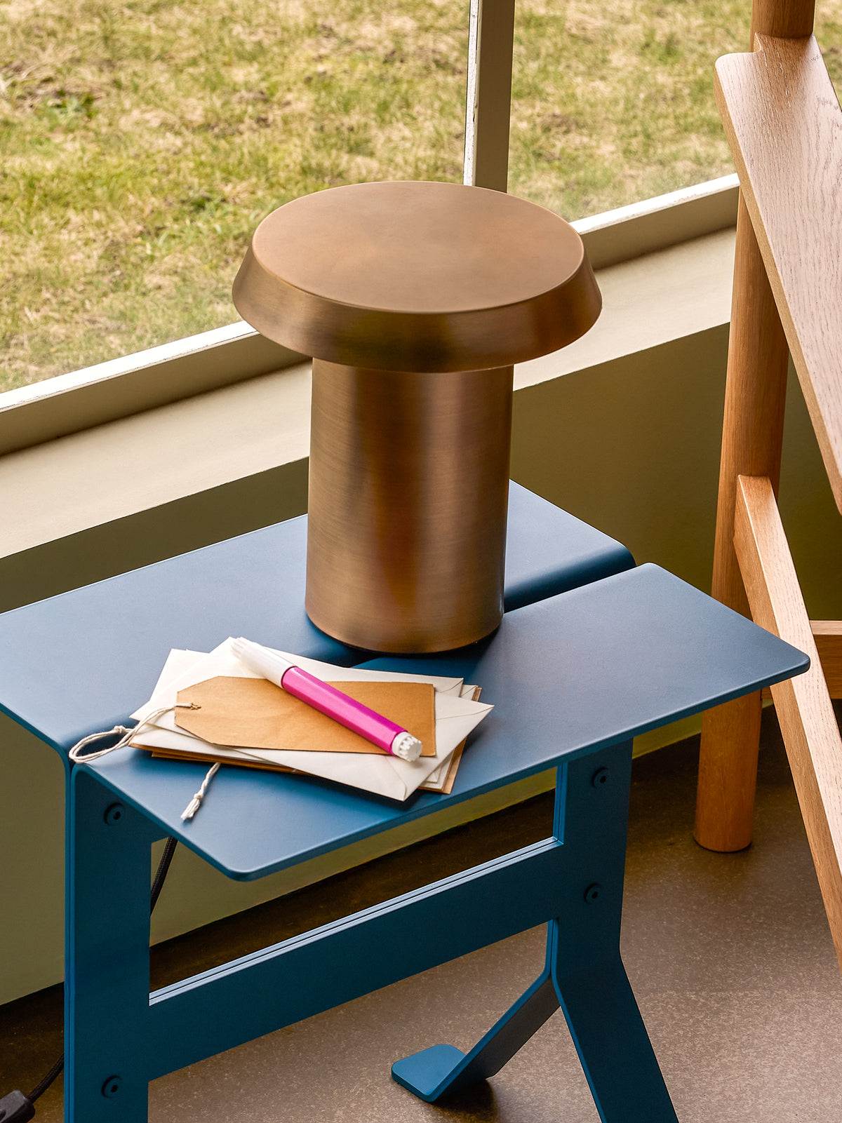 Keen bordlampe, børstet messing