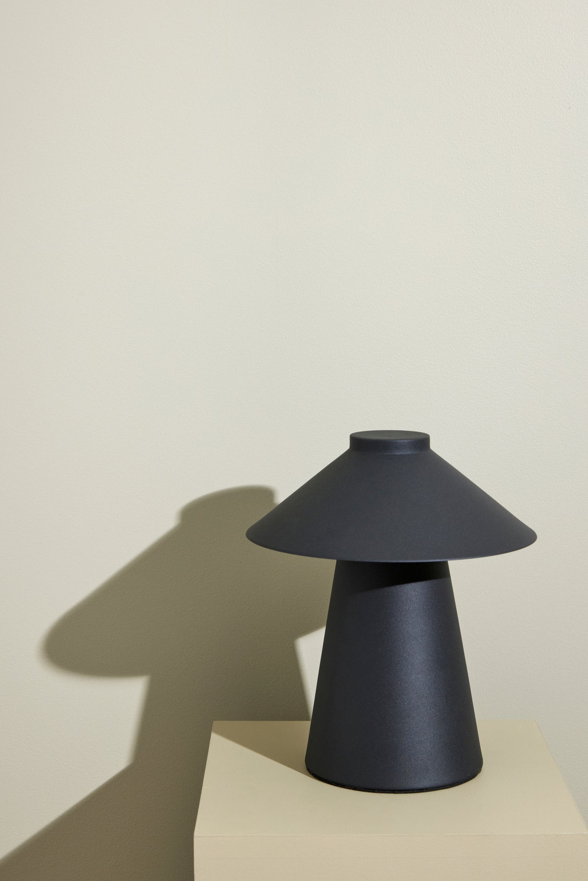 Chipper bordlampe sort