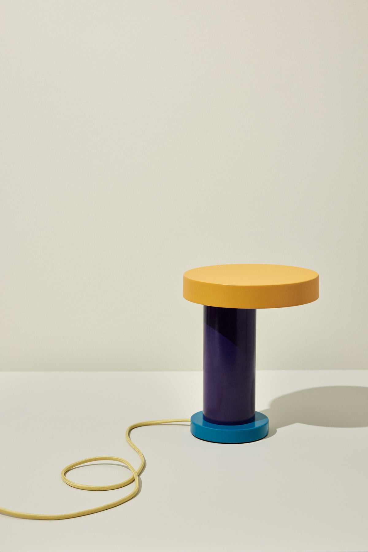 Magisk bordlampe lilla/gul