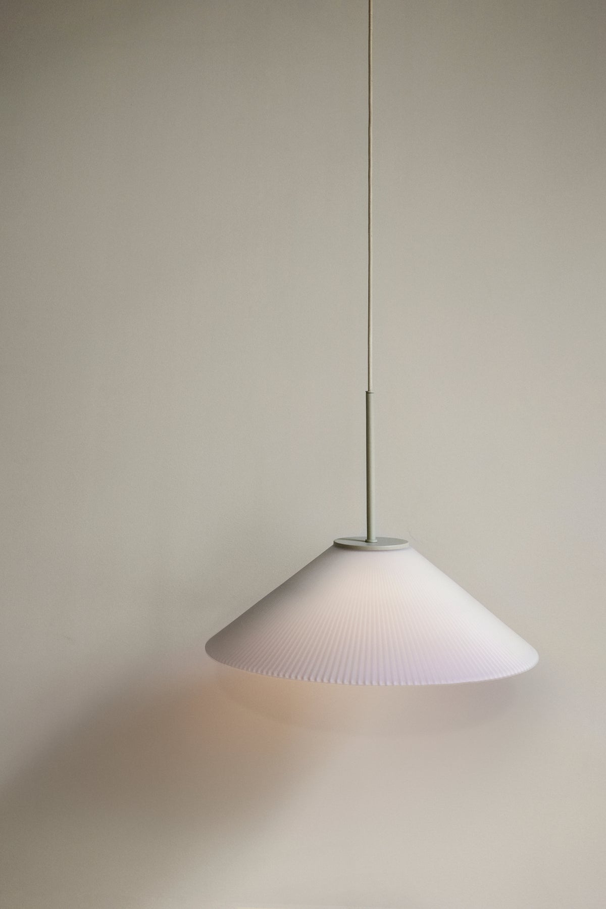 Solid pendel Lampe hvid/sand