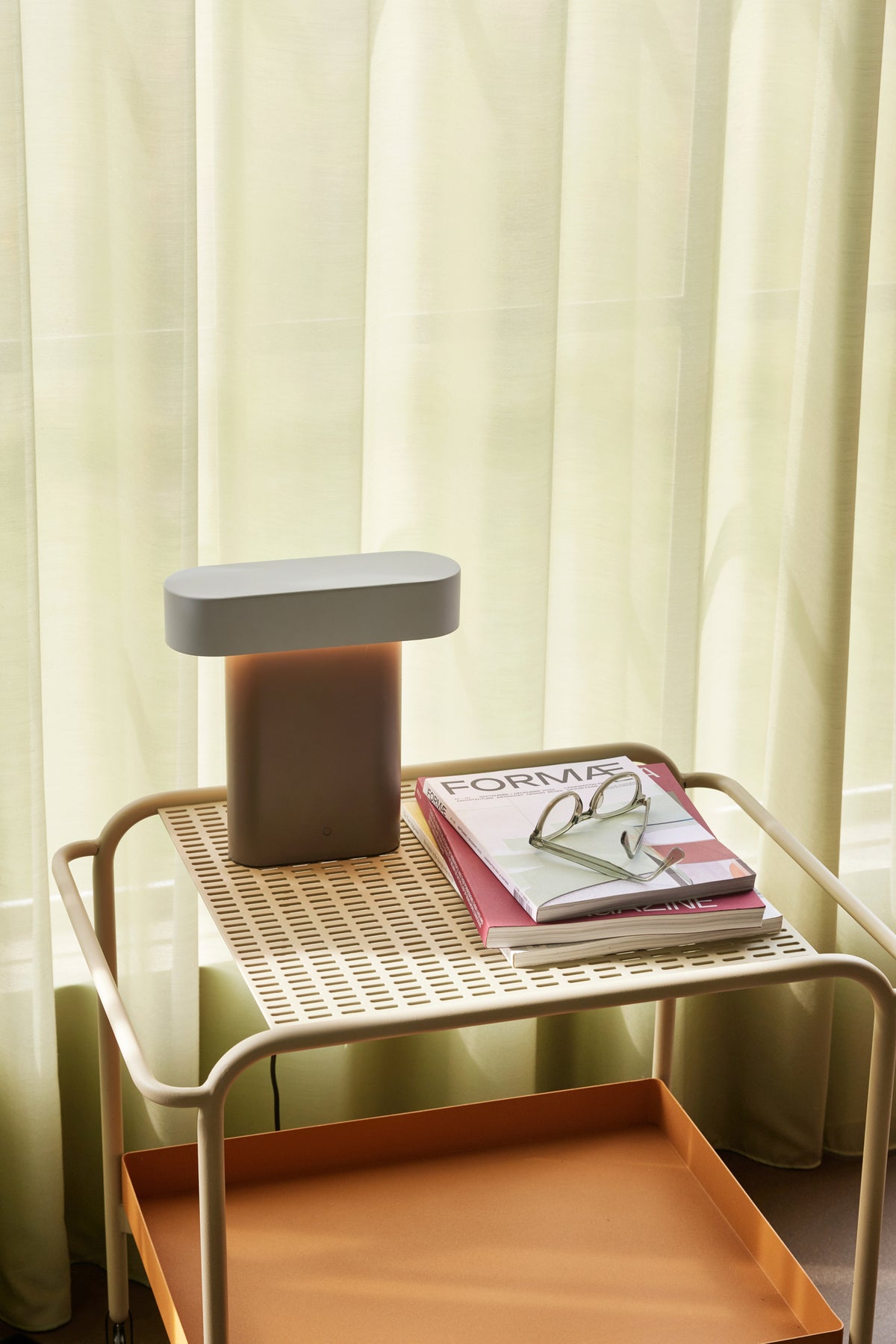 Elegant bordlampe brun/lysegrå
