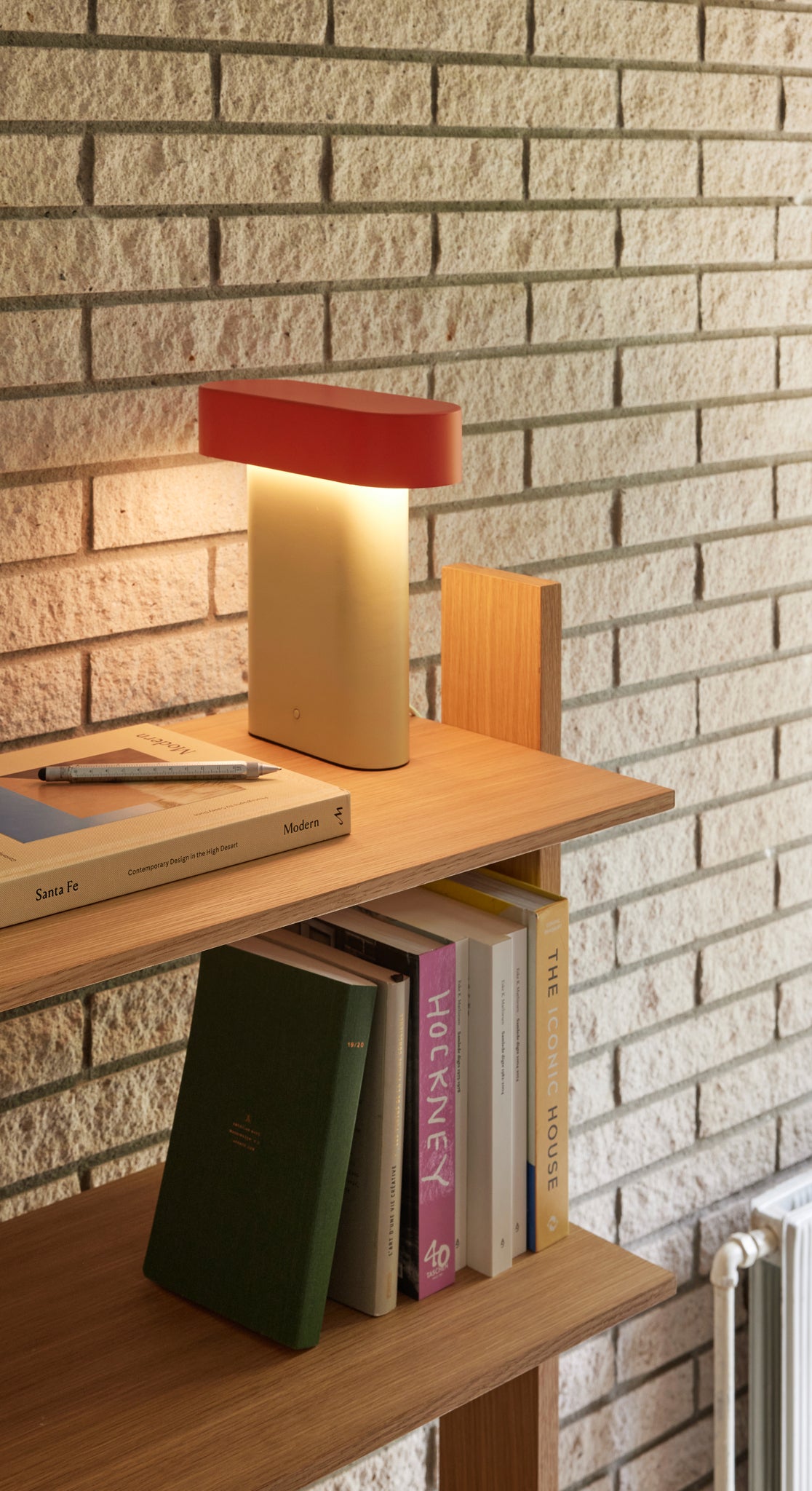 Stilren bordlampe grøn/rød