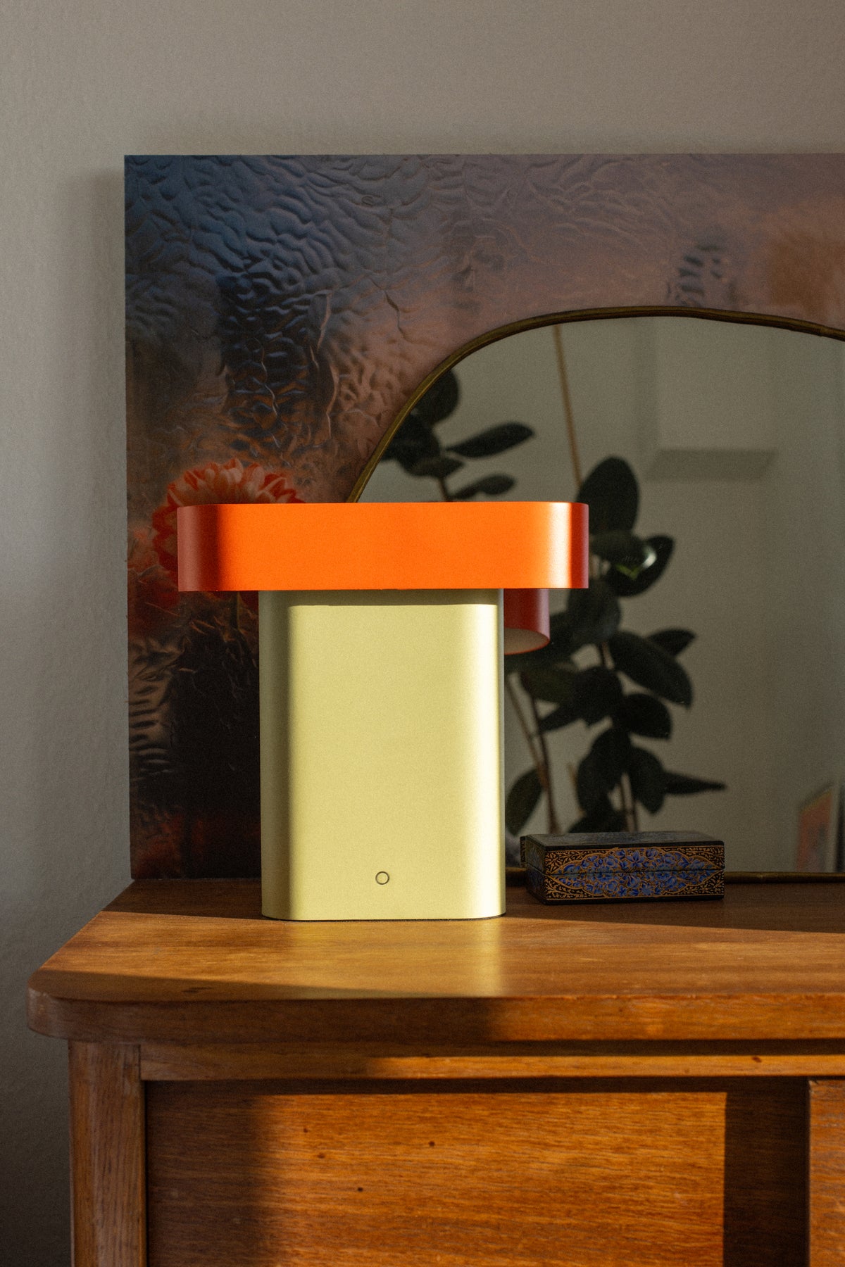 Stilren bordlampe grøn/rød