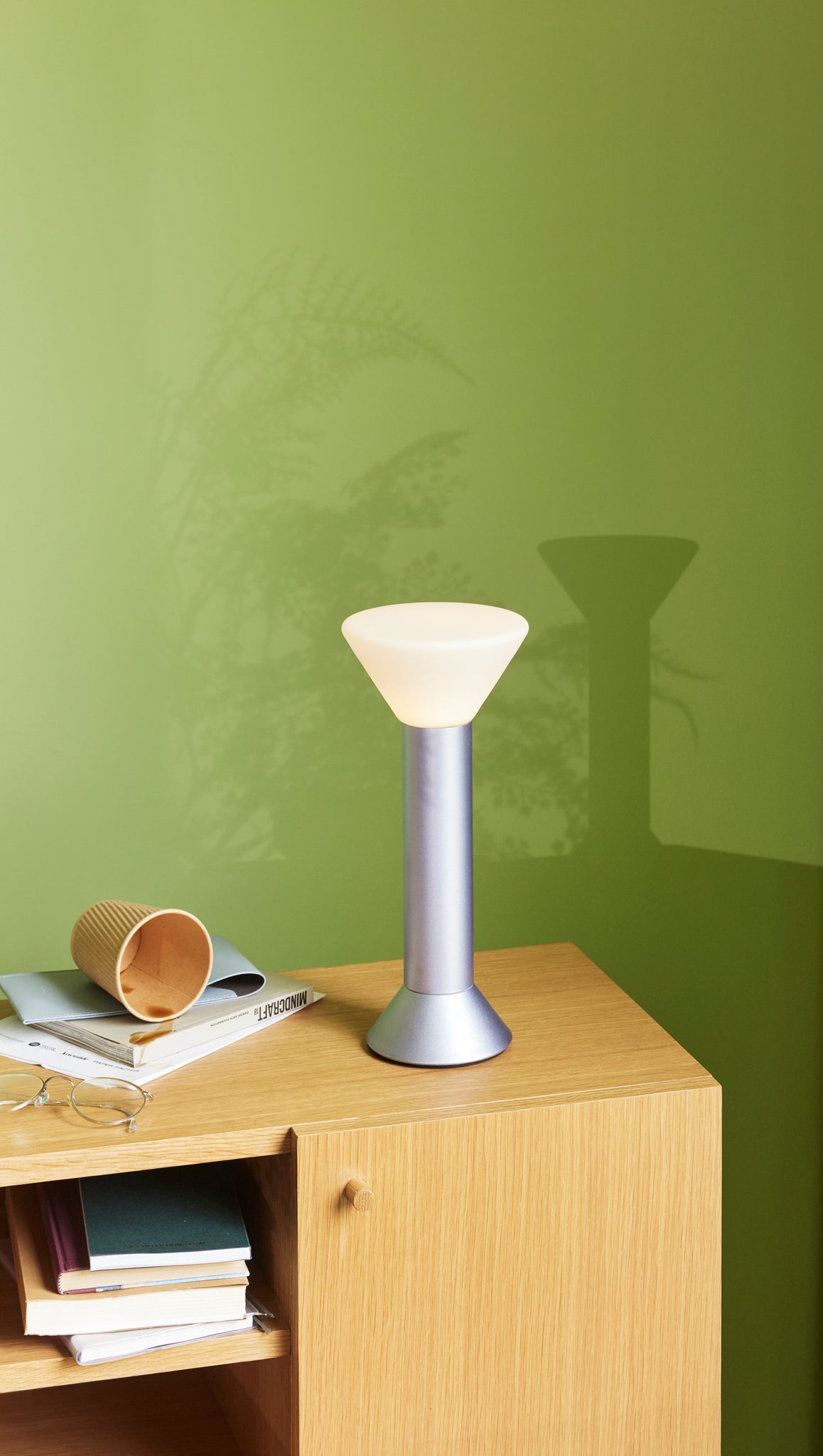 Flash bærbar bordlampe i metalliclilla