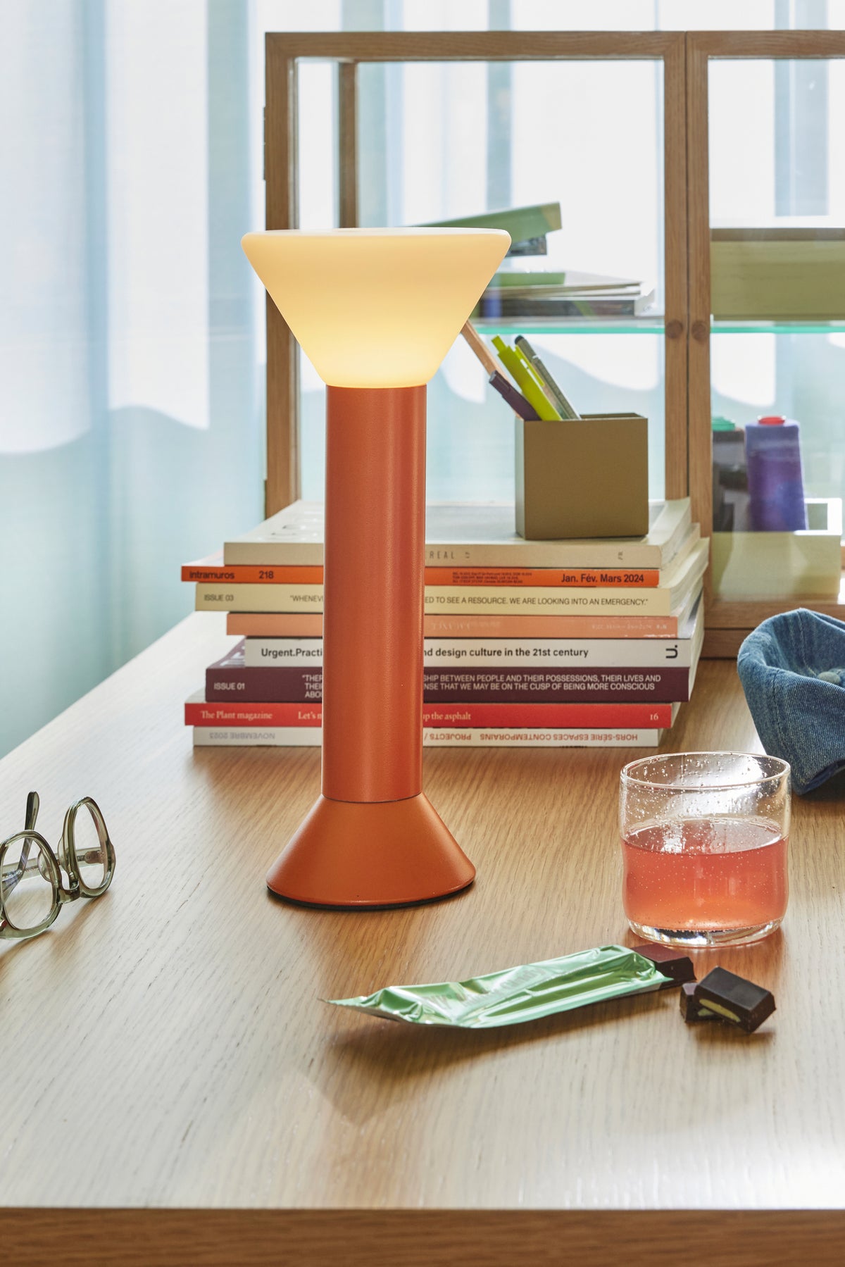 Flash bærbar lampe i metallisk orange