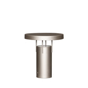 BringMe bærbar bordlampe metallisk sand