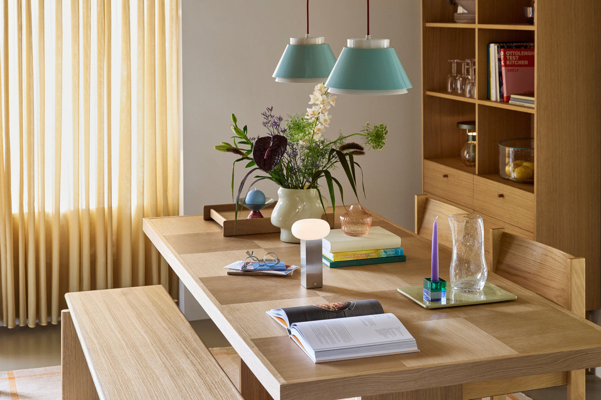 Lav bærbar bordlampe i nikkel