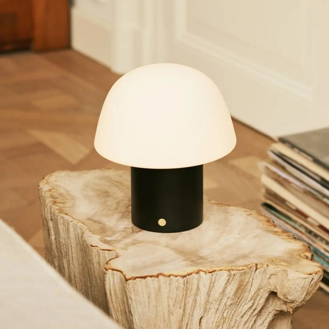 Yannick Black genopladelig bordlampe