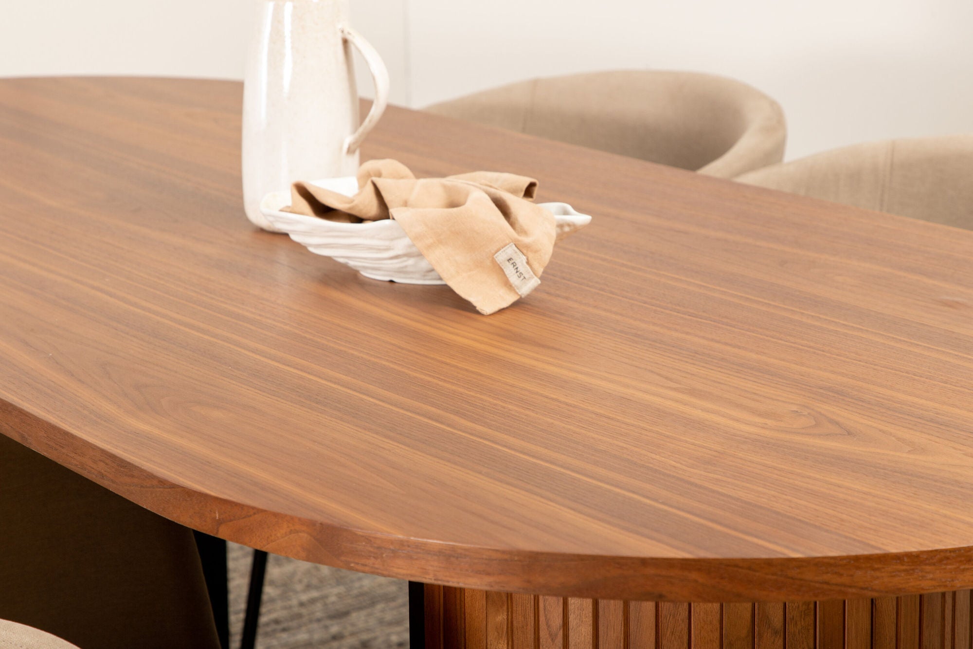Venture Home Bianca Oval spisebord , Walnut Black Veneer+Berit stol , Black Beige Fabric (Polyester linen )_4