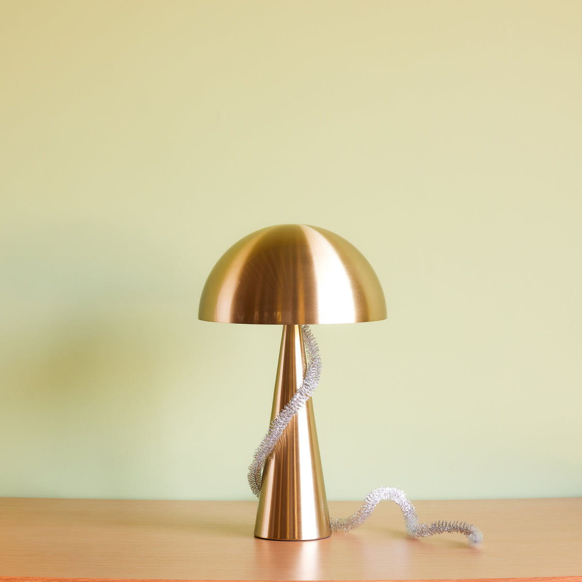Mush høj bordlampe i messing