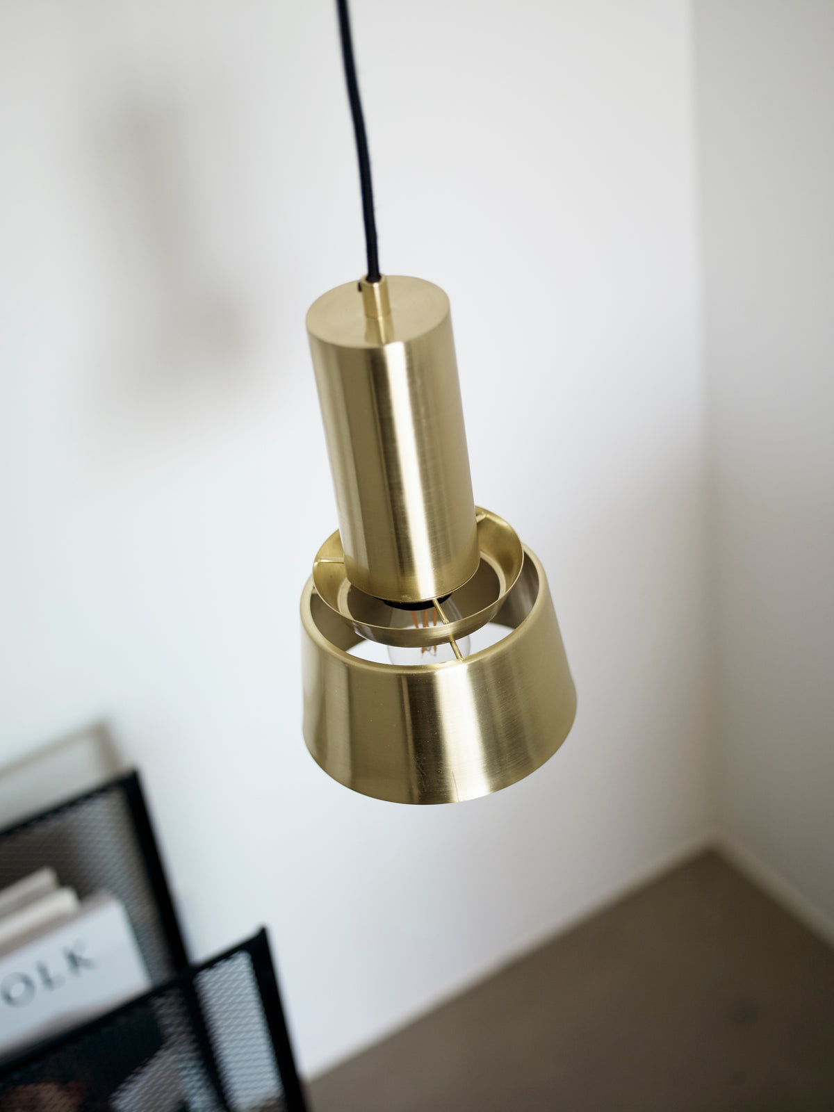 Mono pendel lampe i messing