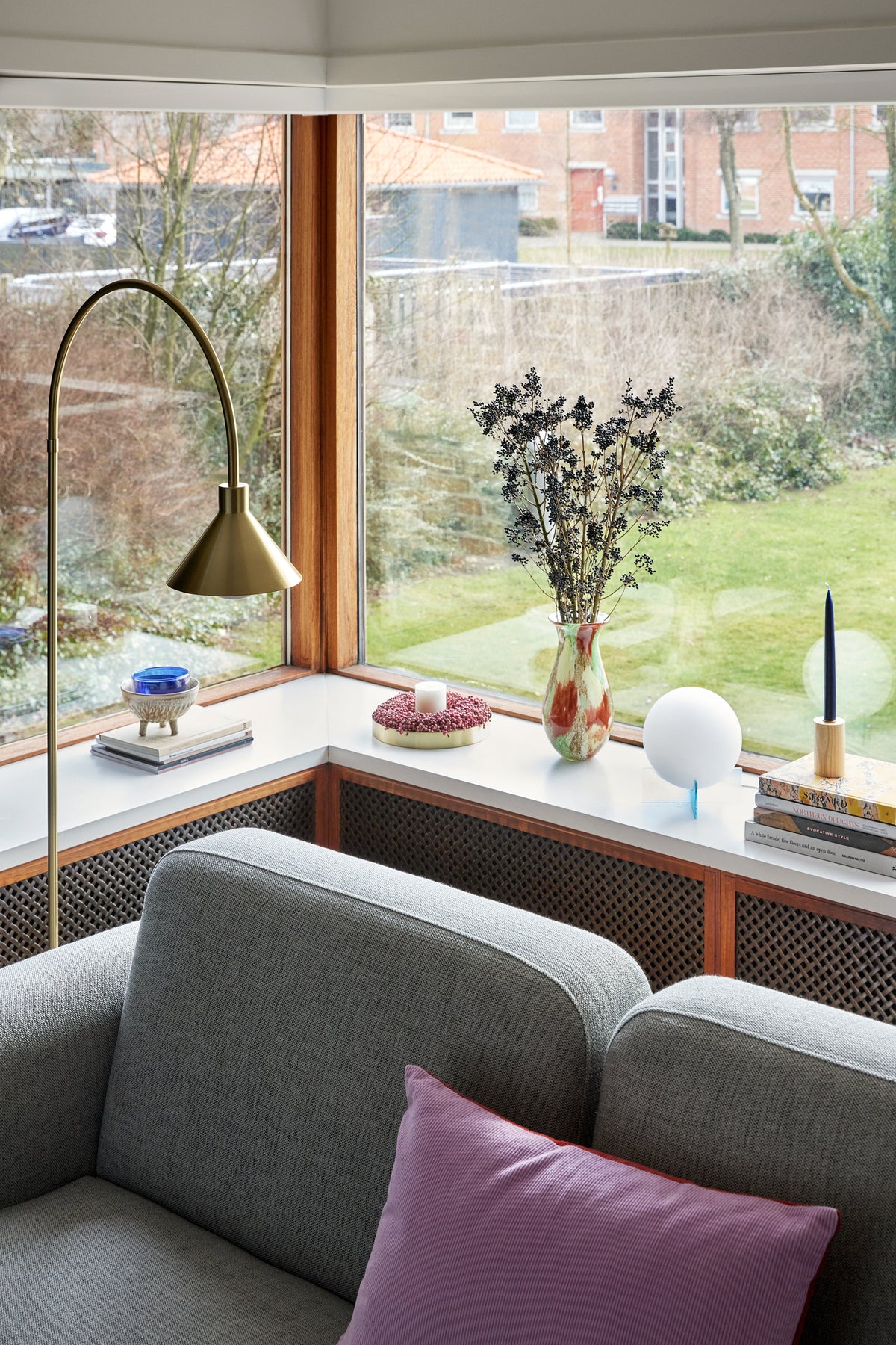Rør-gulvlampe i messing