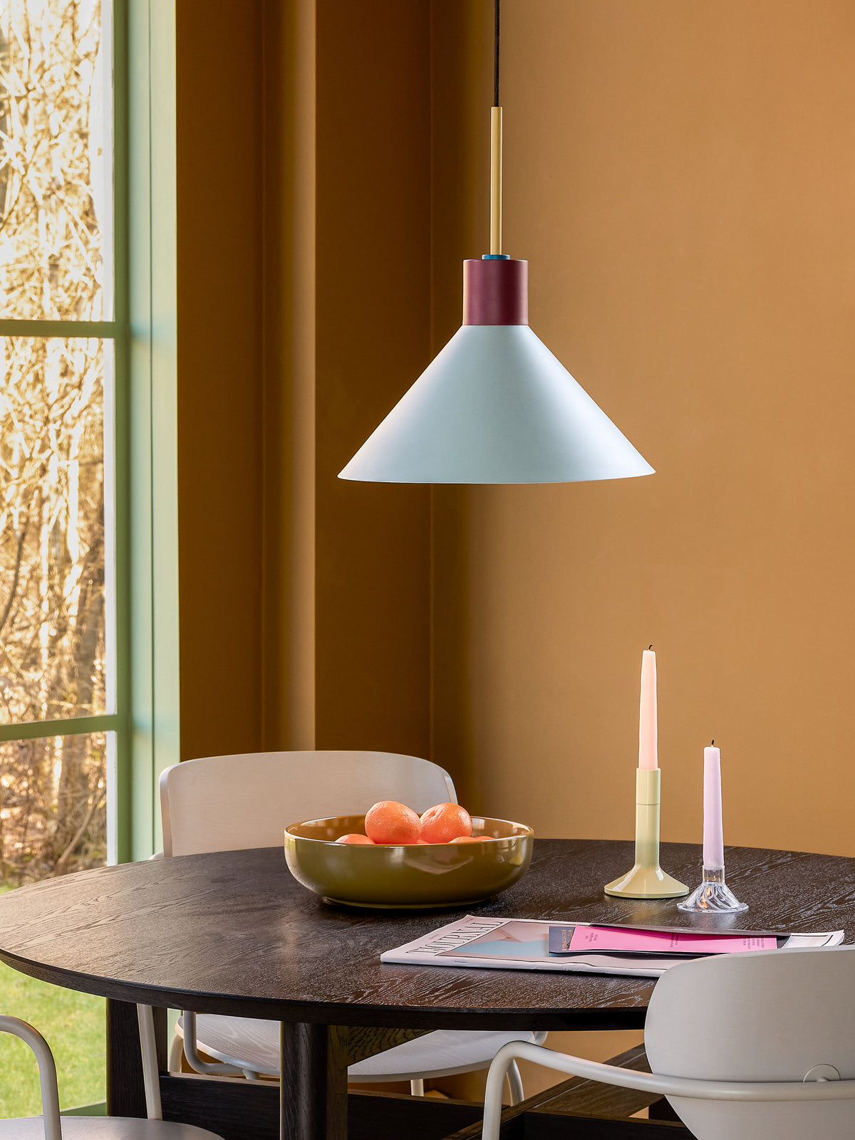Blåt farvekridt loftlampe