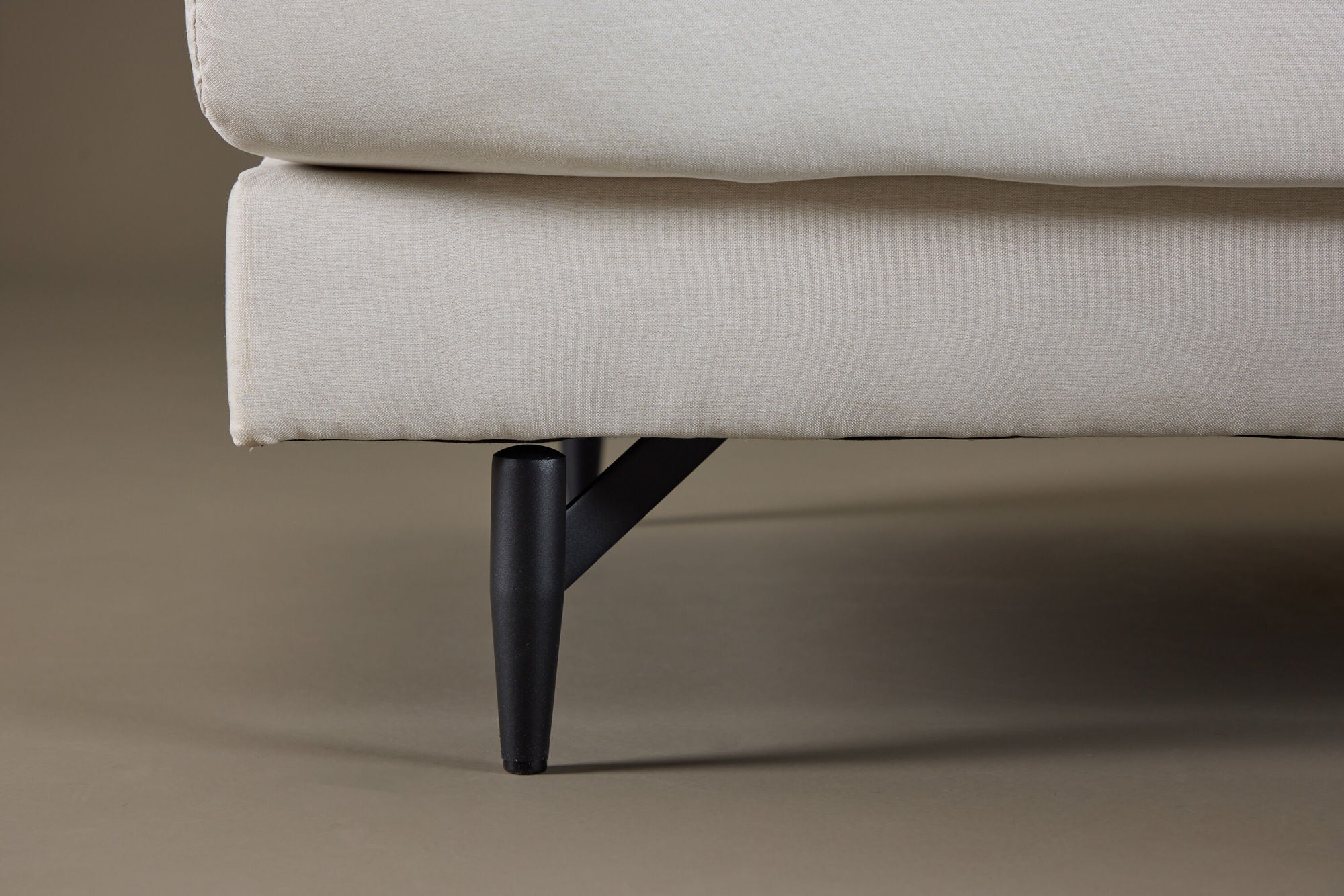 Venture Home Sofia Sofa - Black / Beige Fabric / linen