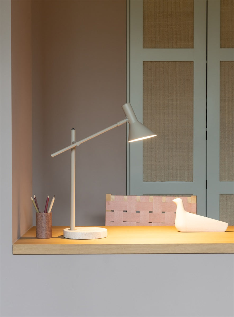 Izmir Bordlampe, Sand