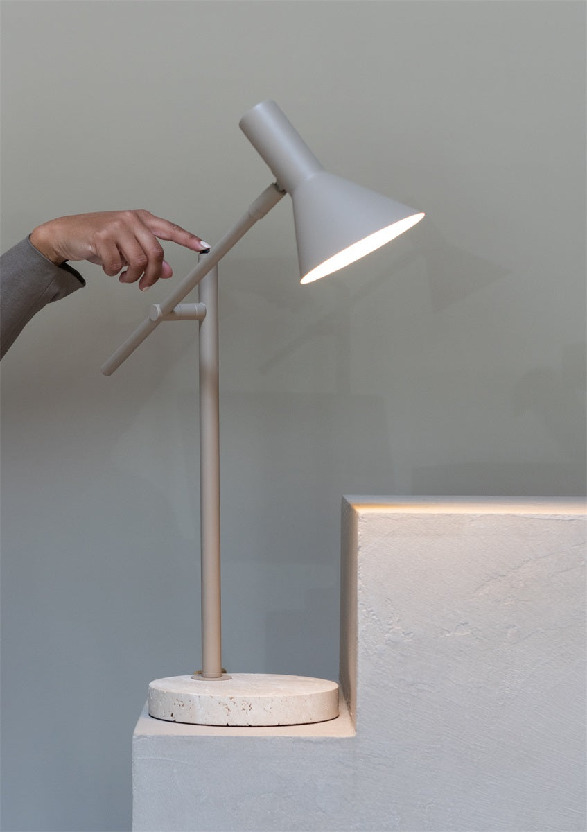 Izmir Bordlampe, Sand