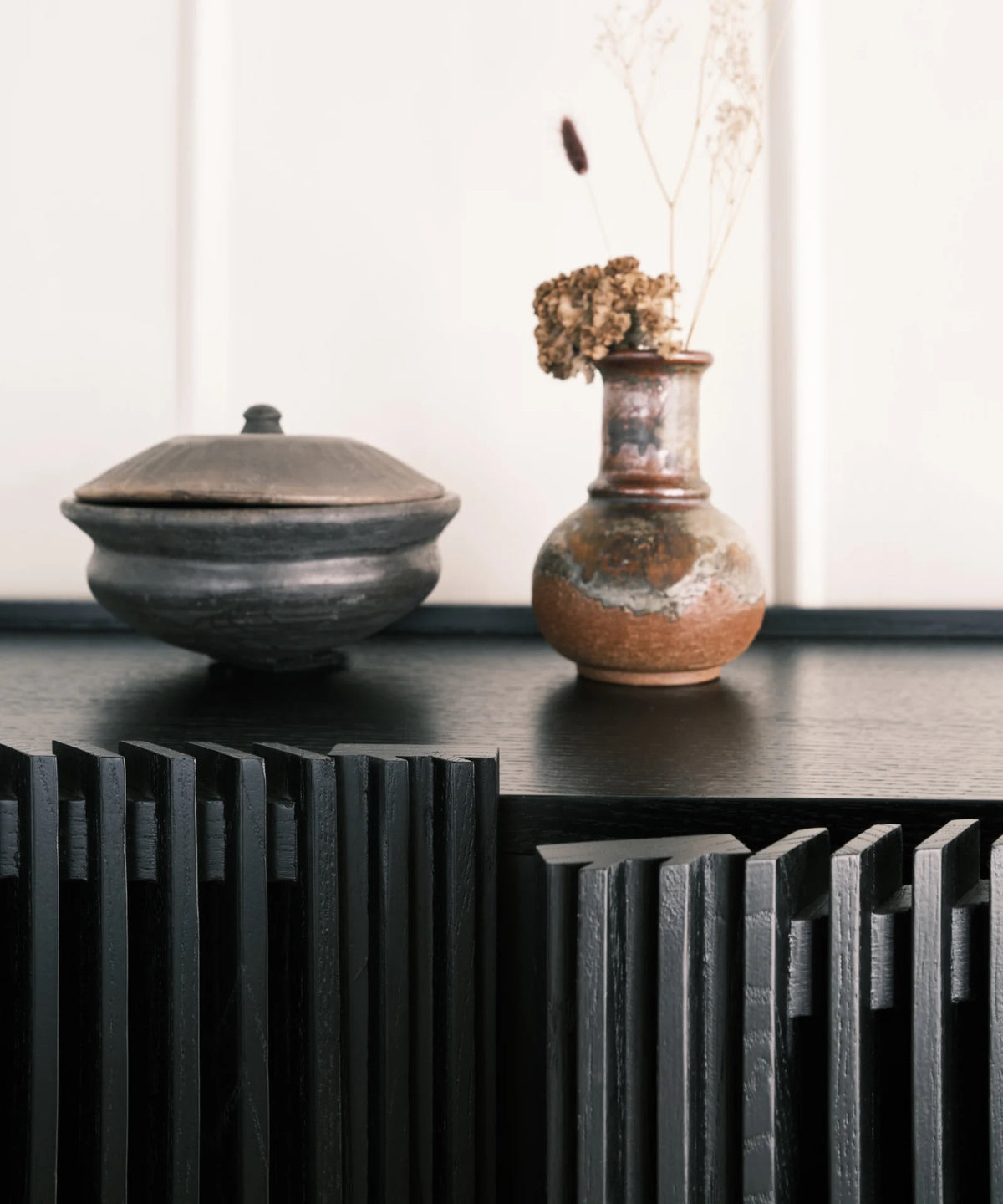 Louvre highboard skab - sort eg