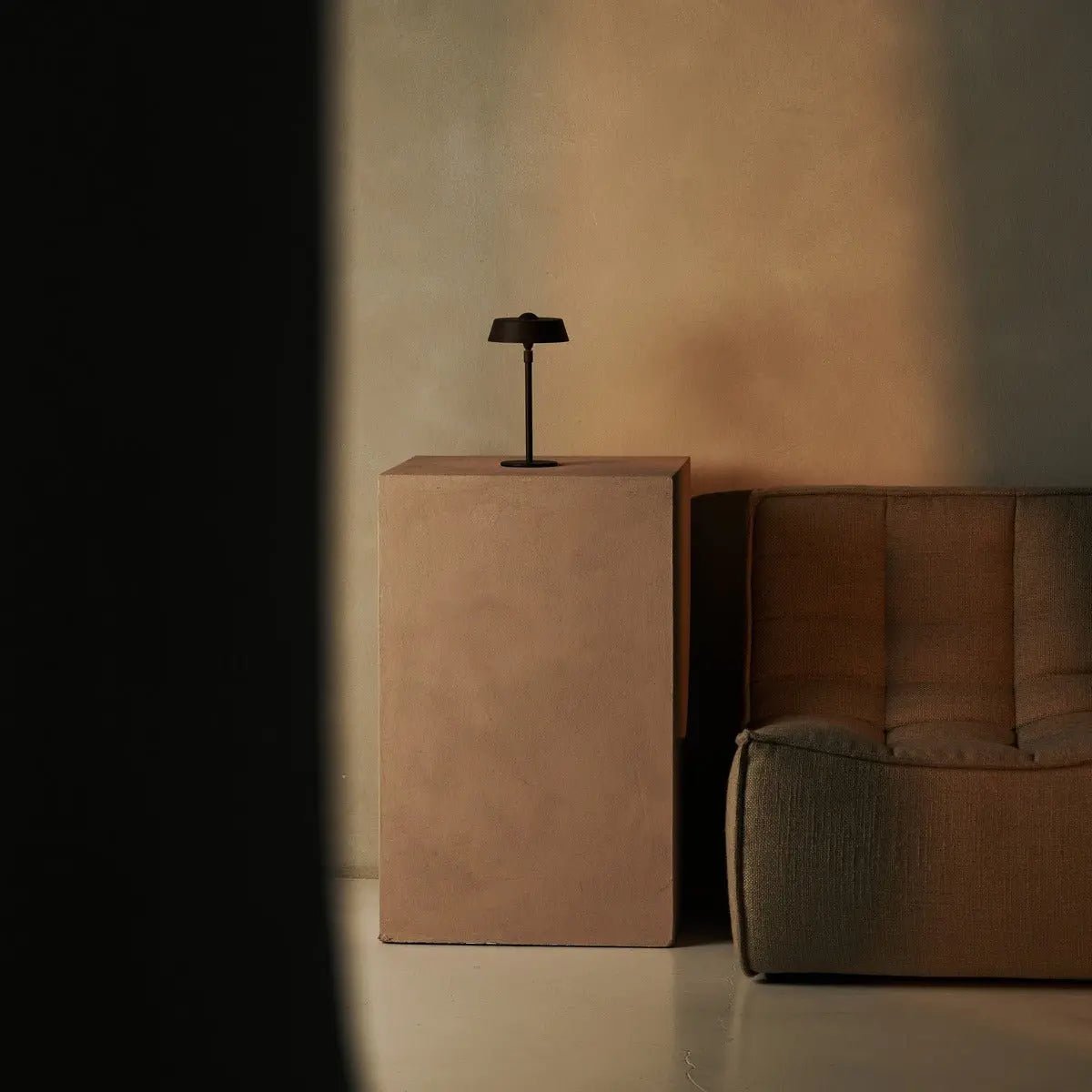 Luca Mocha Brown USB genopladelig bordlampe