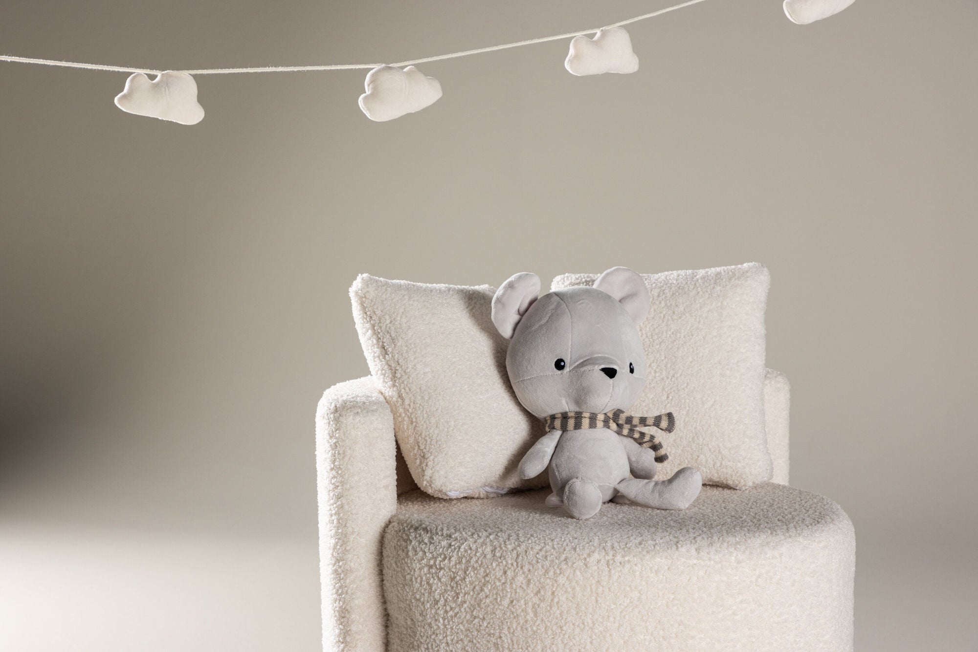 Venture Home Kelso Kids 2-seat Sofa - White / Teddy FSC 100%