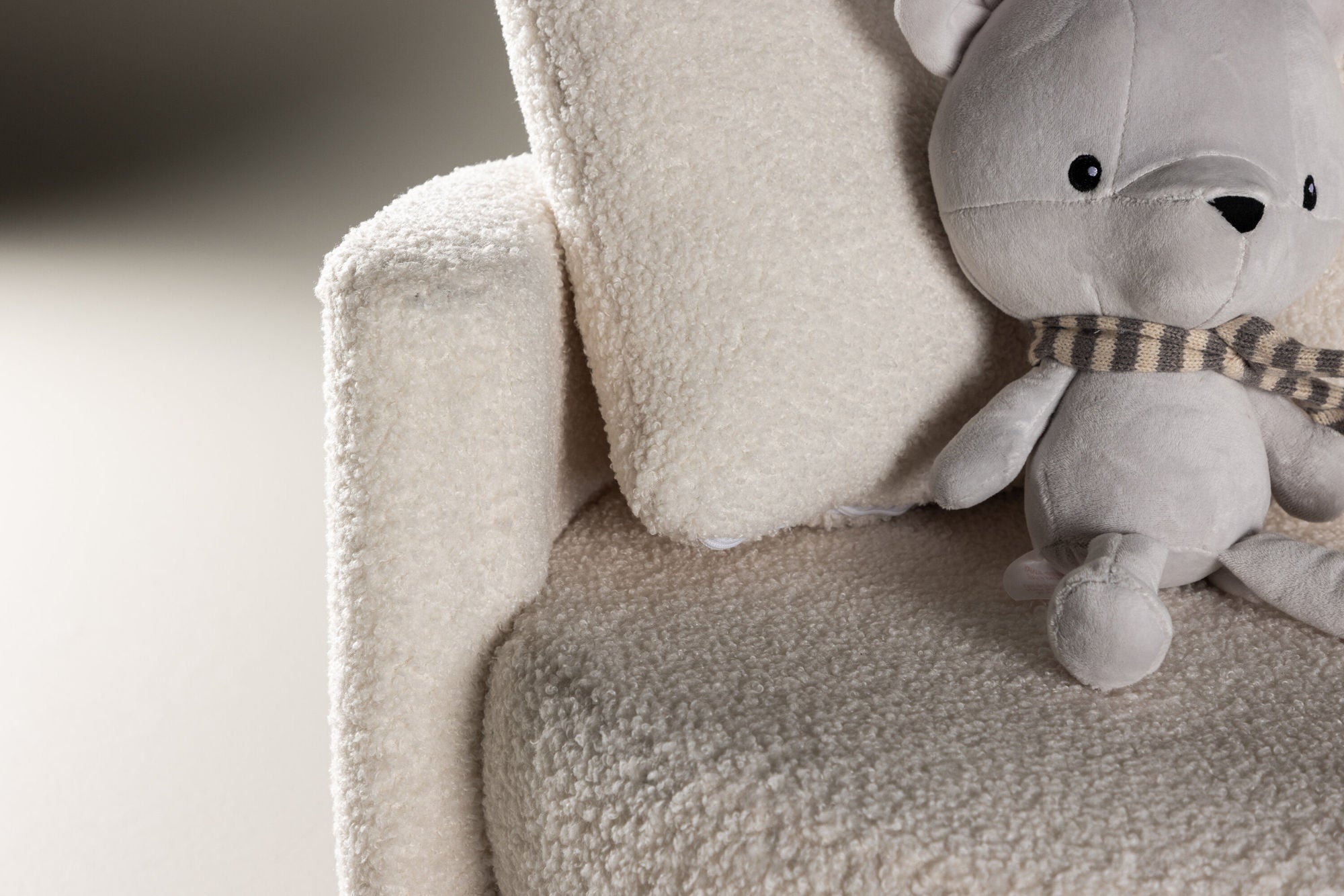 Venture Home Kelso Kids 2-seat Sofa - White / Teddy FSC 100%
