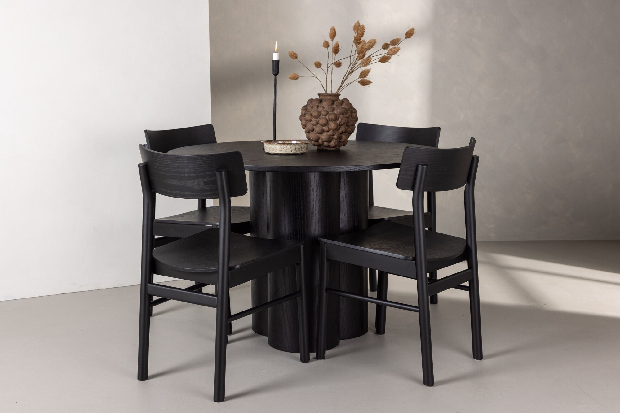 Venture Home OliviaDiningbord-Black/BlackVeneer+MontrosDiningstol-Natural/NaturalRubberwood_4