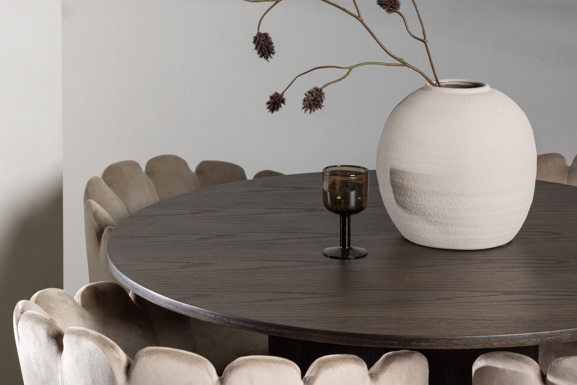 Venture Home OliviaDiningbord-Mocca/MoccaVeneer+Limhamnstol-Black/BeigeVelvet_4