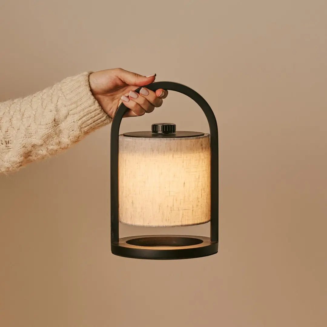 River Black & Grey genopladelig træ bordlampe