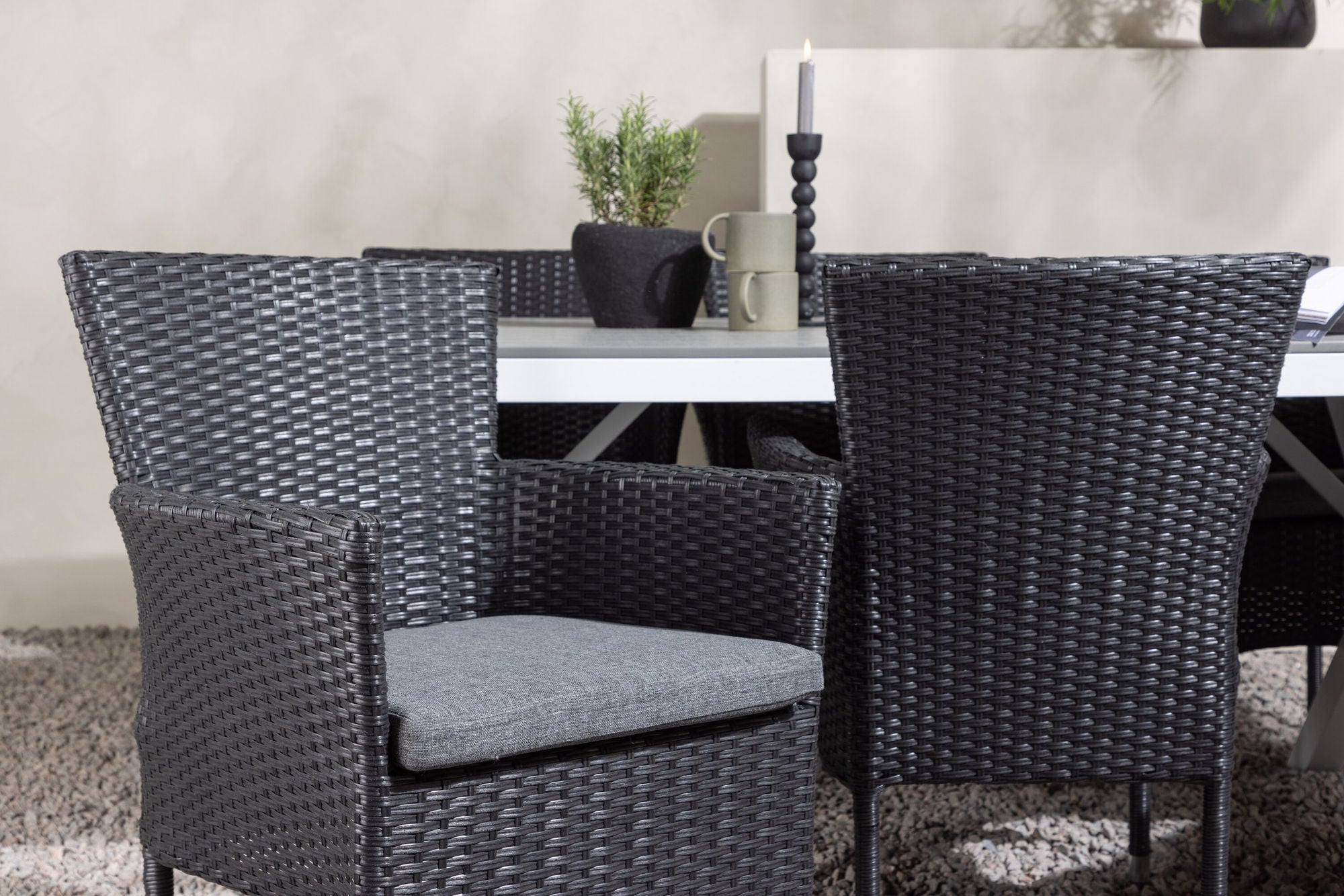 Venture Home Garcia Diningbord Alumnium - White / Light Grey Aintwood / Rectangular 100*200* +Malina Diningchair Alumnium - Black / Wicker _6