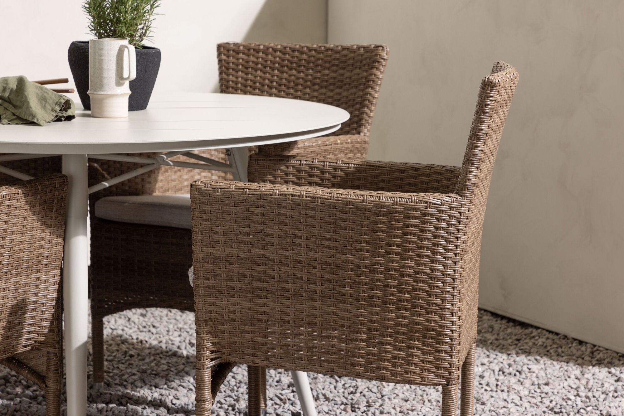 Venture Home Lina spisebord - Beige - rund 120 cm +Malina Diningchair Alumnium - Nature / Wicker _4
