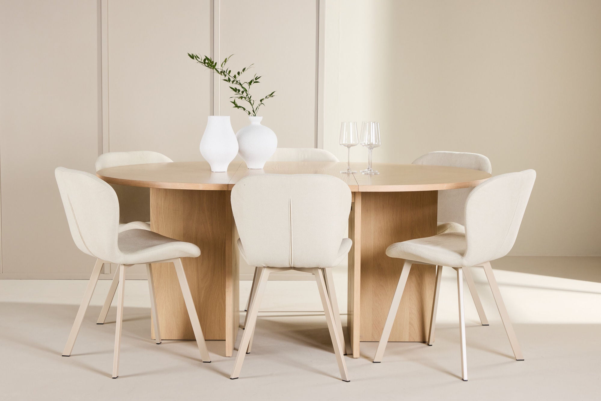 Venture Home Strada bord - Whitewash with 6 Lilja stol - Beige