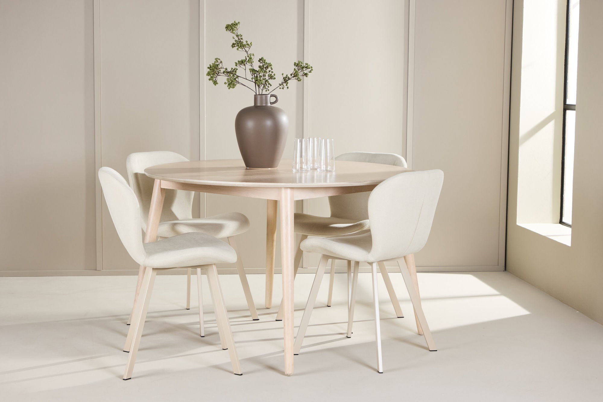 Venture Home Flora bord - Whitewash with 4 Lilja stol - Beige