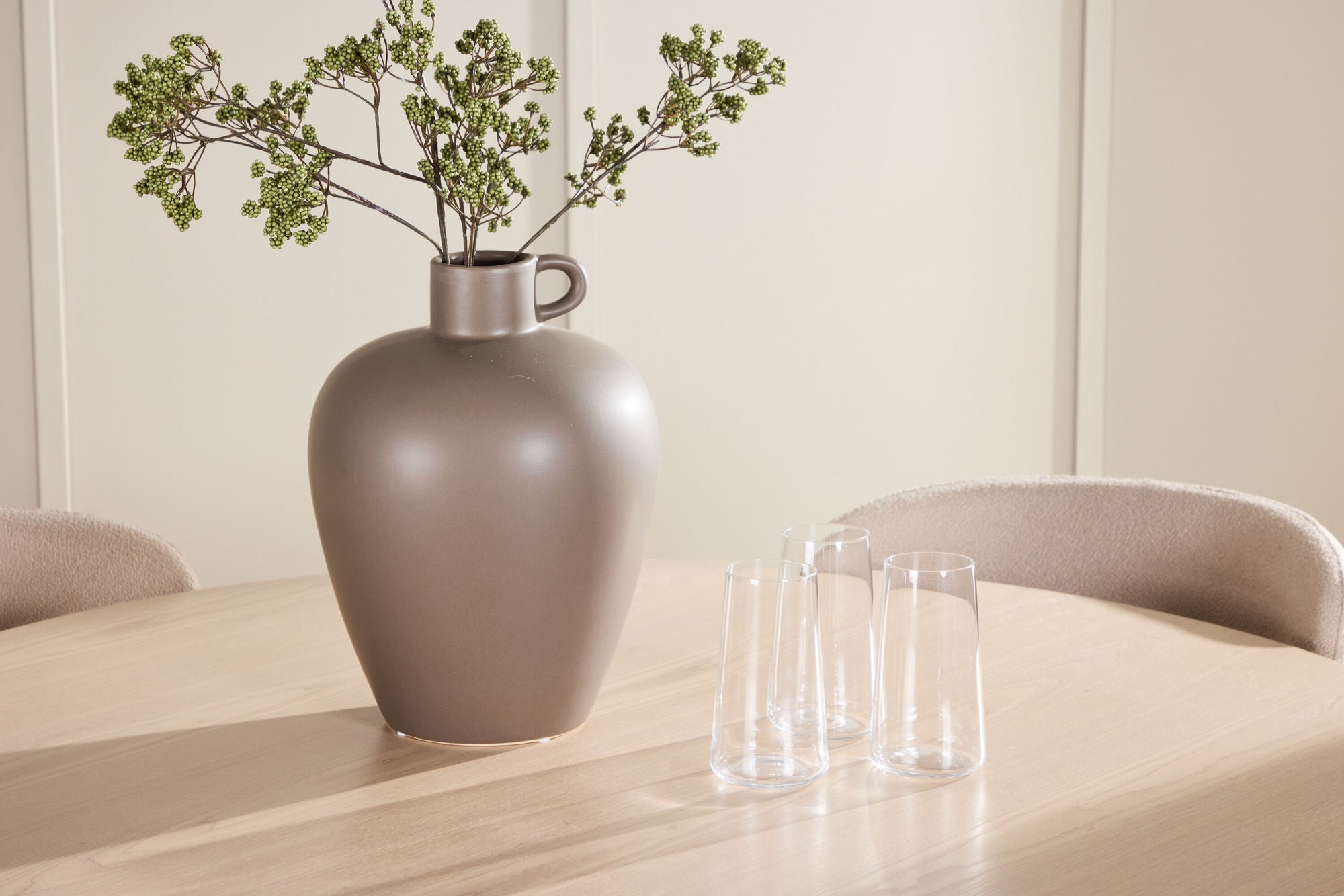 Venture Home Flora bord - Whitewash with 4 Astoria stol - Beige