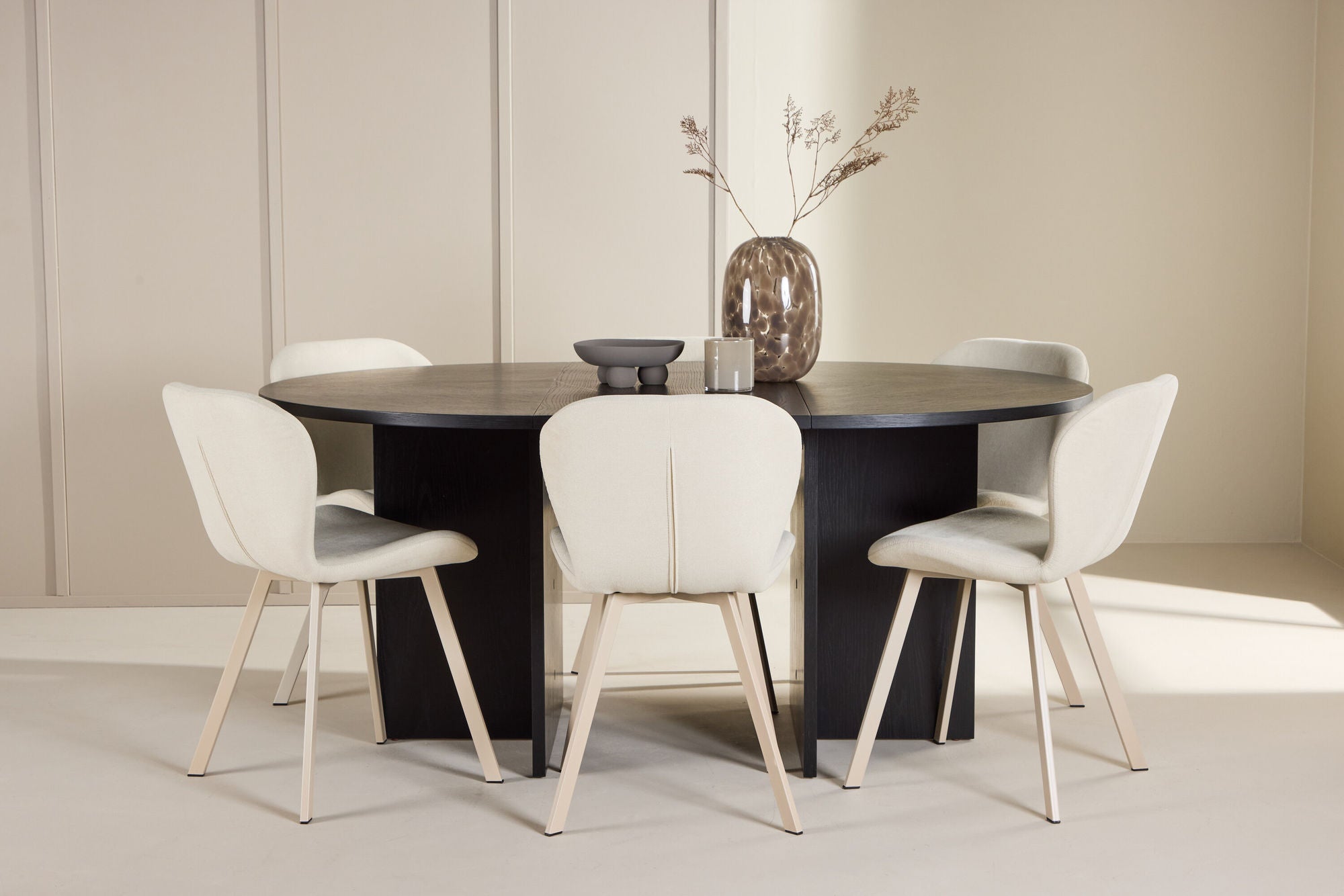 Venture Home Strada bord - Black with 6 Lilja stol - Beige
