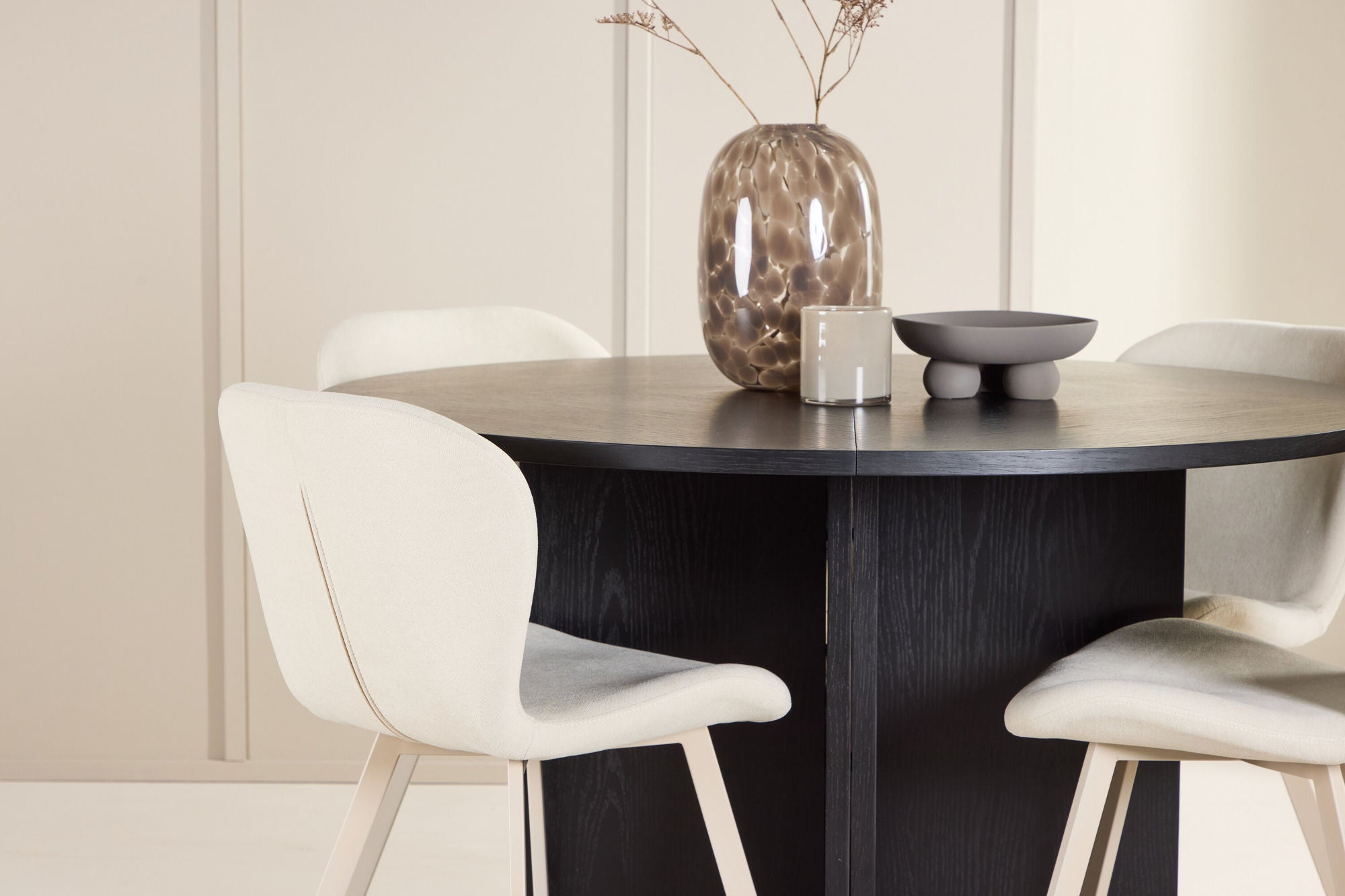 Venture Home Strada bord - Black with 4 Lilja stol - Beige