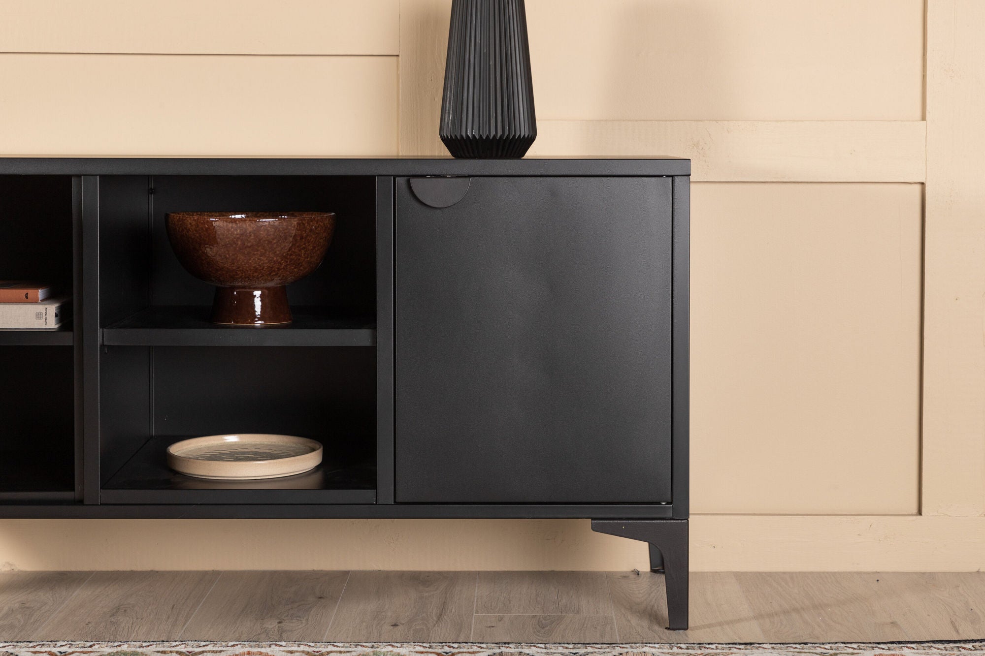 Venture Home Piring TV-Stand - Black / Black - Ersätter 15618-208