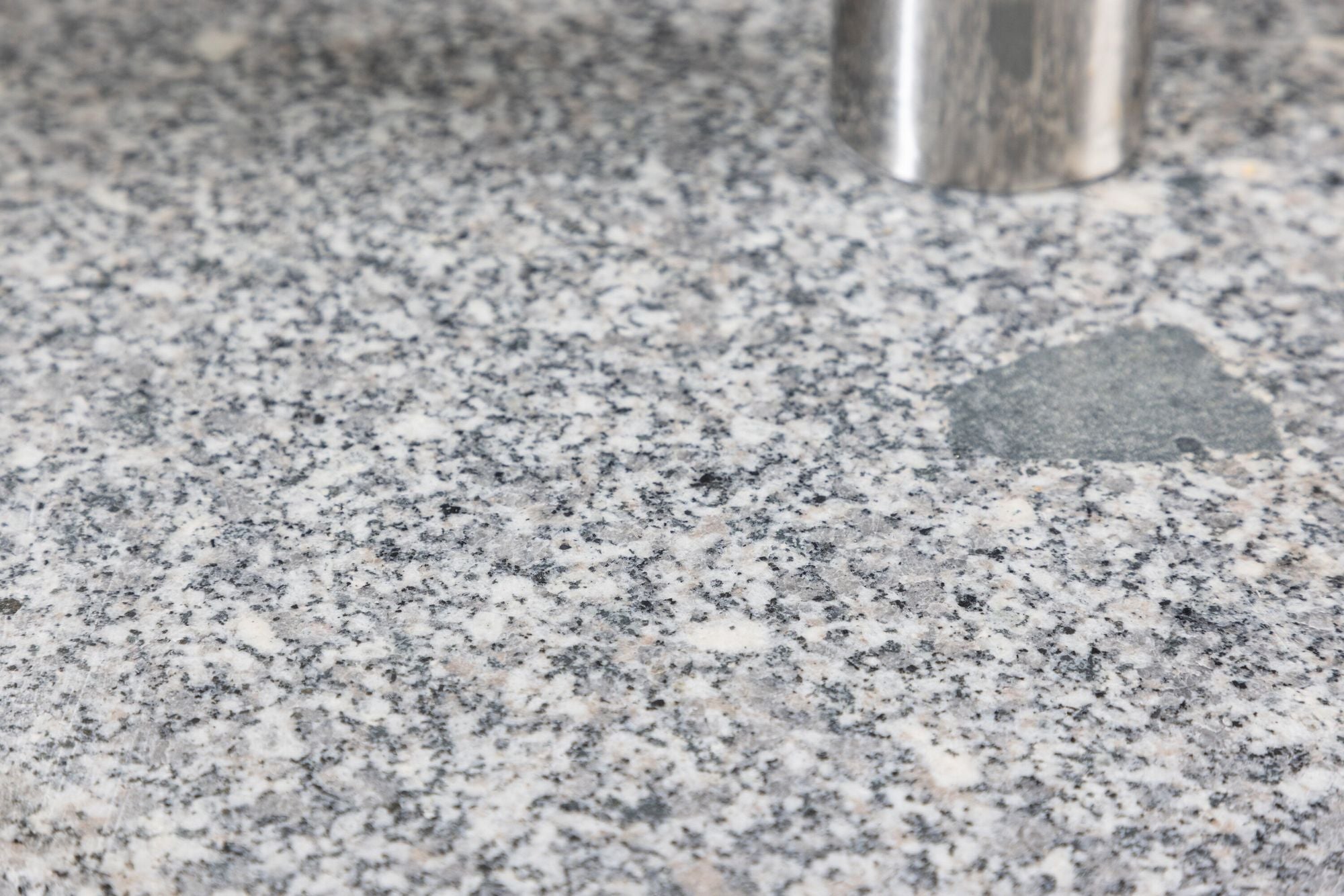 Venture Home Stathera - Umbrella stone - Rough stone