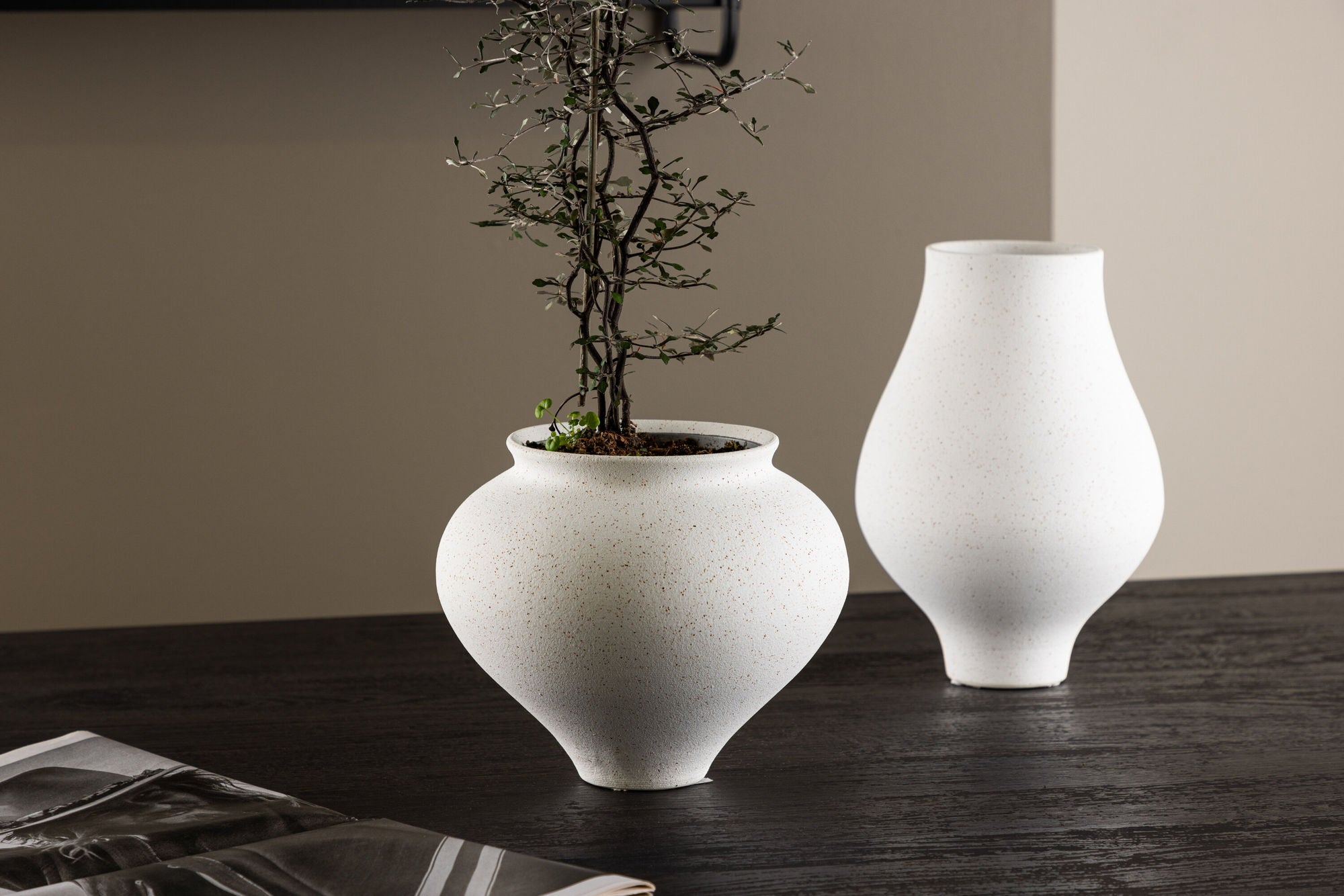 Venture Home Rellis Vase - White/Black Dots - D11*H18*B18cm