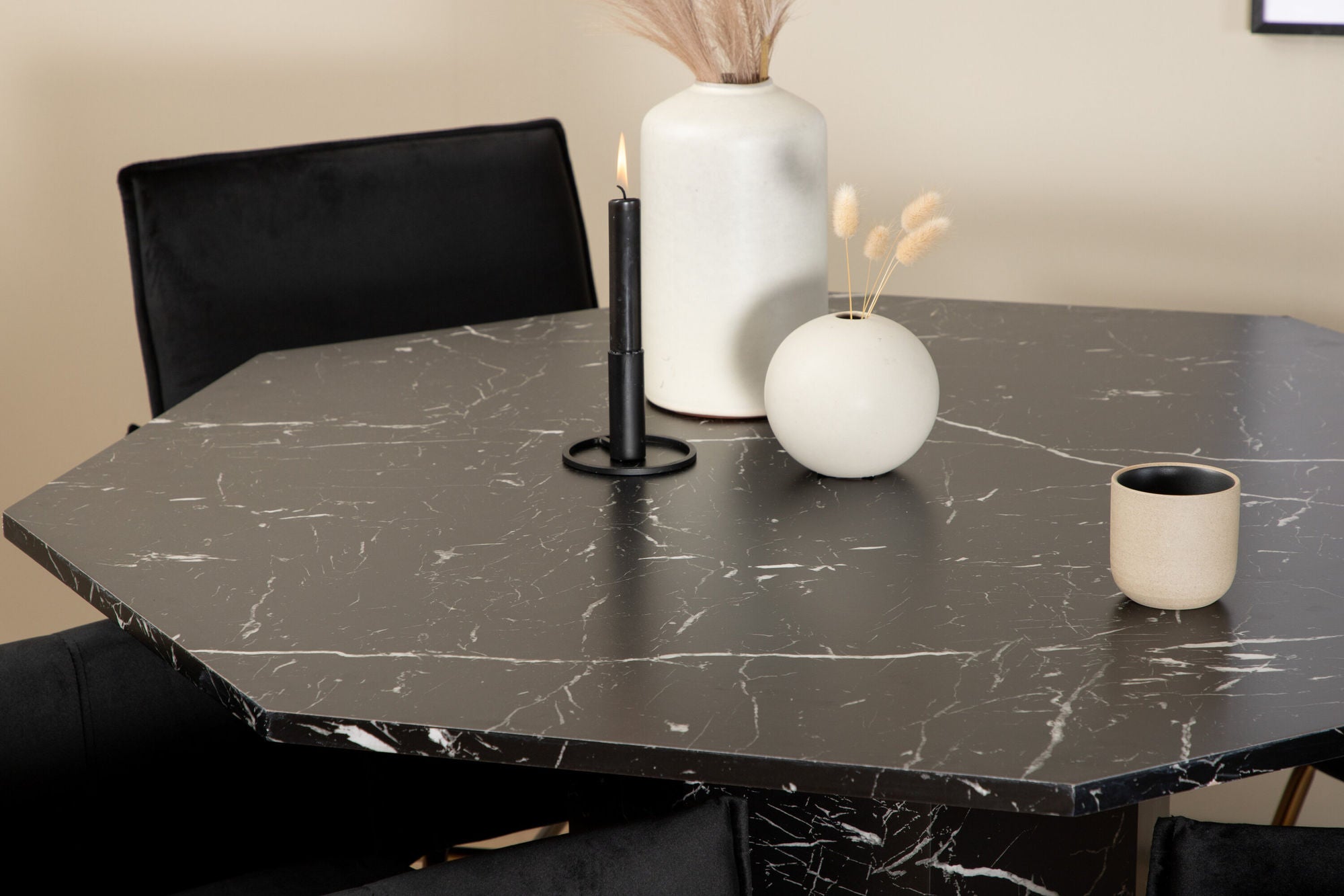 Venture Home Marbs rund spisebord - Black / Black Glass Marble+Petra stol - Distressed Copper / Black Velvet_4