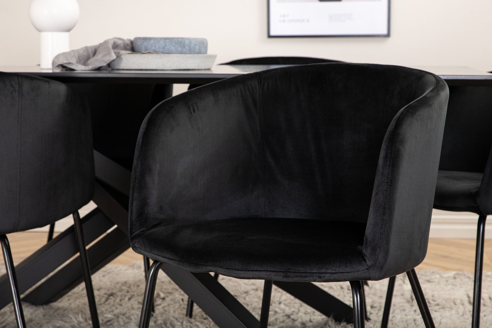 Venture Home Piazza spisebord - Black / Black Veneer+Berit stol - Black / Black Velvet_6