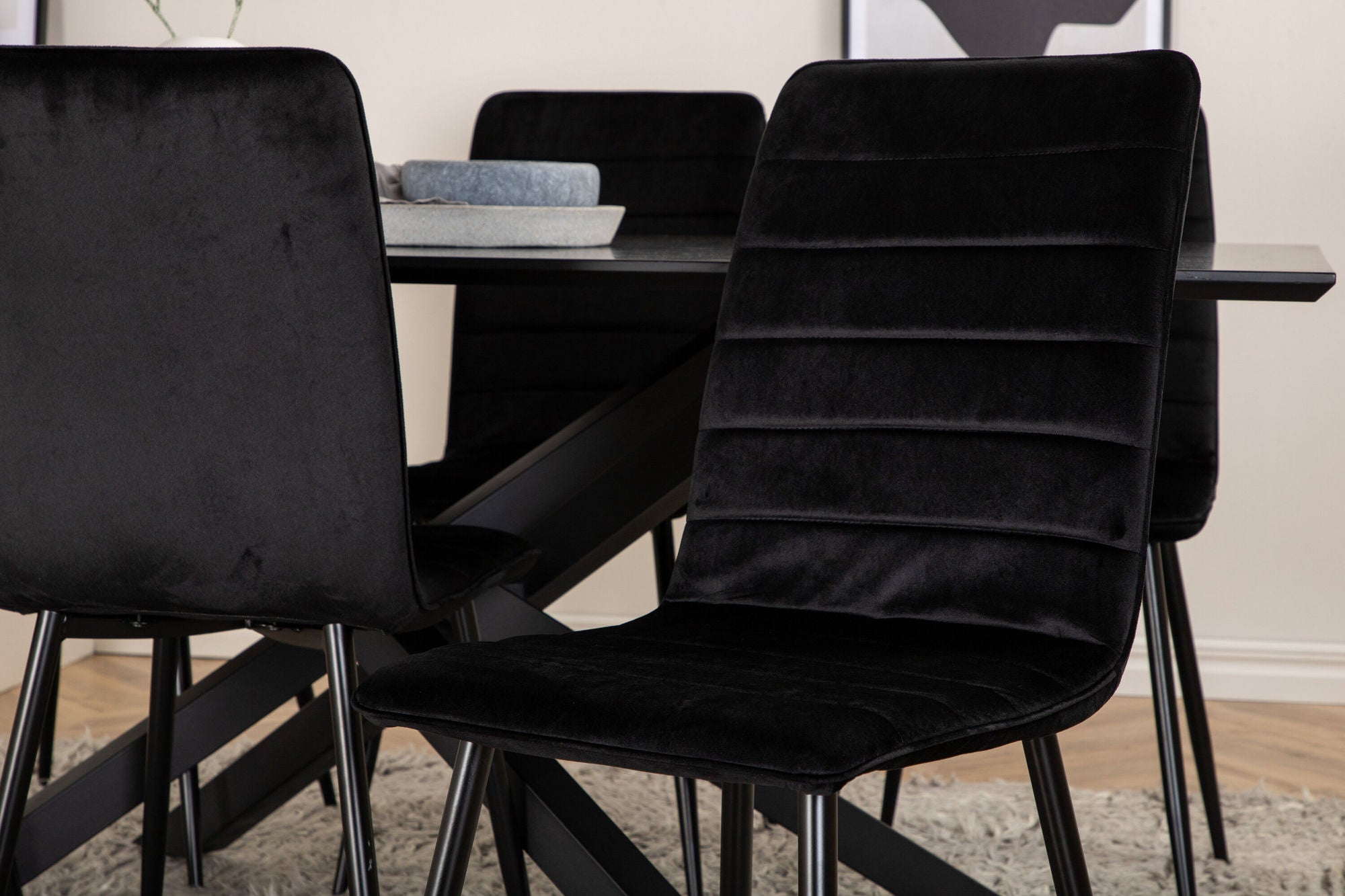 Venture Home Piazza spisebord - Black / Black Veneer+Windu Lyx stol - Black / Black Velvet_6