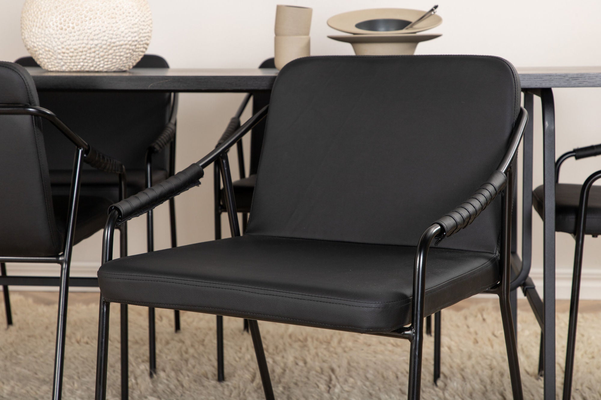 Venture Home Uno spisebord - Black / Black Veneer+Tvist stol - Black / Black PU_6