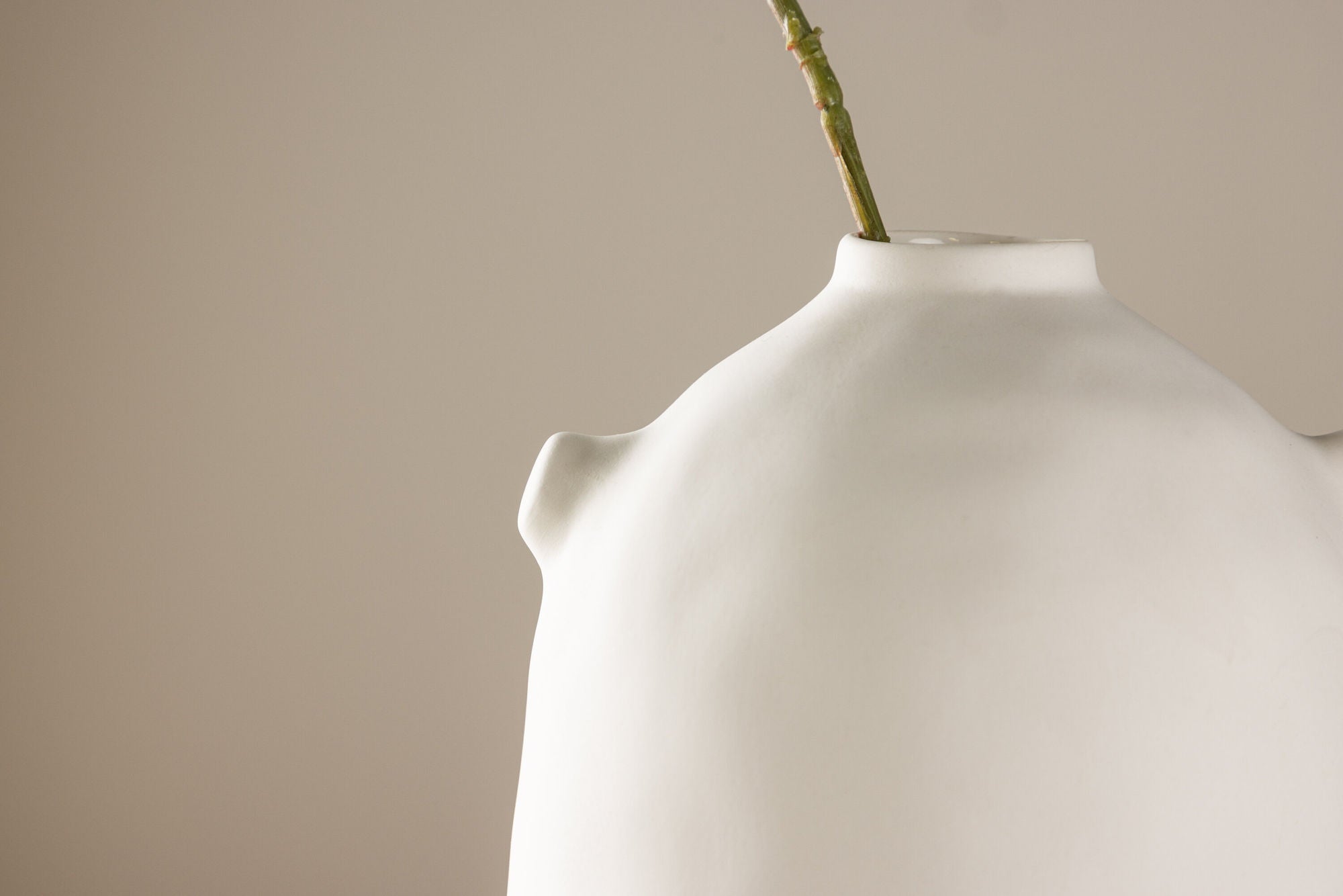 Venture Home Madi Vase - Off White - 17*17*28Hcm