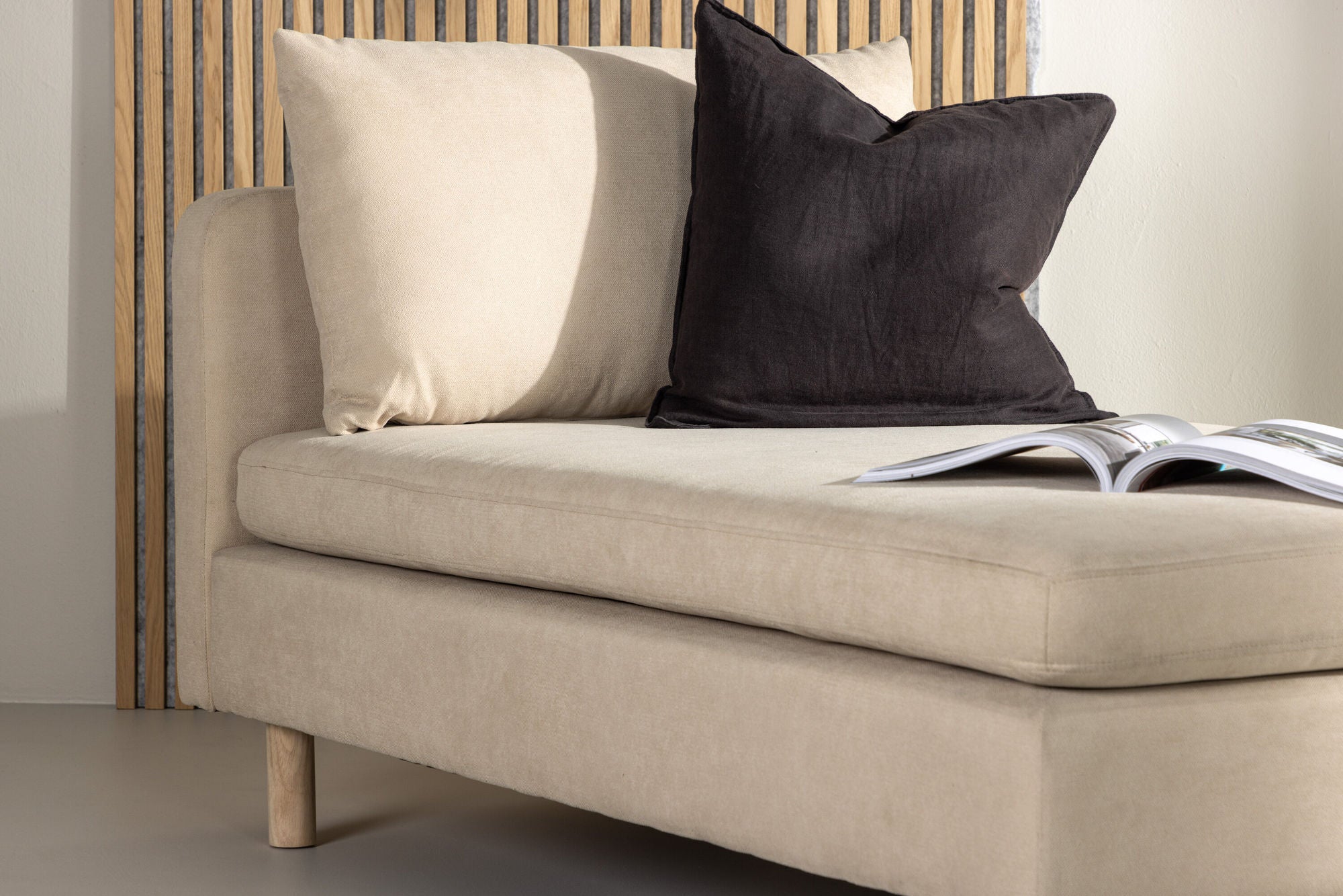 Venture Home Zero Daybed - Woodlook / Beige Fabric