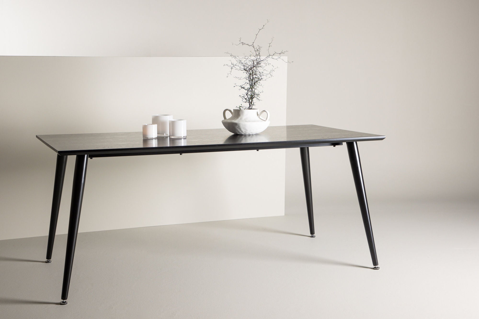 Venture Home Dipp spisebord - 180*90cm - Black Veneer / all black legs
