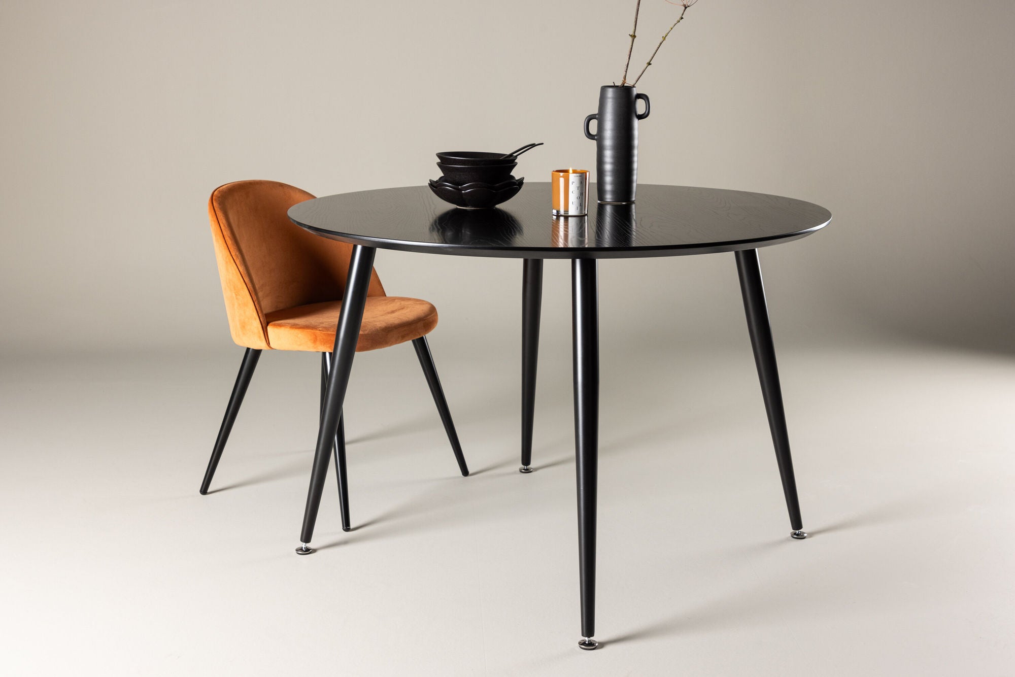 Venture Home Dipp spisebord - 115cm - Black Veneer / All black legs